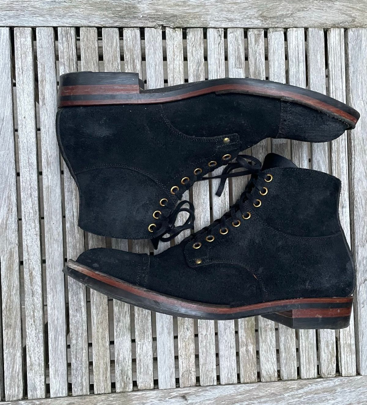 Photo by DesperadoUnderTheEaves on January 3, 2026 of the Iron Boots x Østmo Type 1 in Seidel Black Oil Tan Roughout.