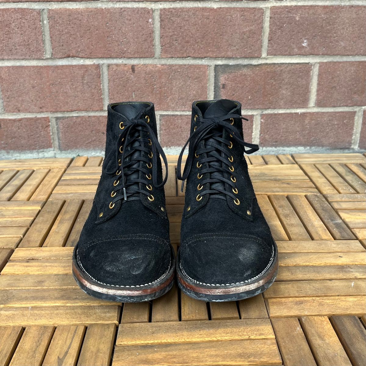 Photo by DesperadoUnderTheEaves on February 3, 2026 of the Iron Boots x Østmo Type 1 in Seidel Black Oil Tan Roughout.