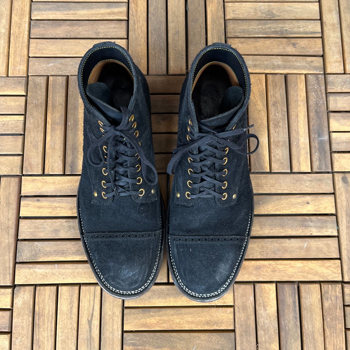 Photo by DesperadoUnderTheEaves on February 3, 2026 of the Iron Boots x Østmo Type 1 in Seidel Black Oil Tan Roughout.