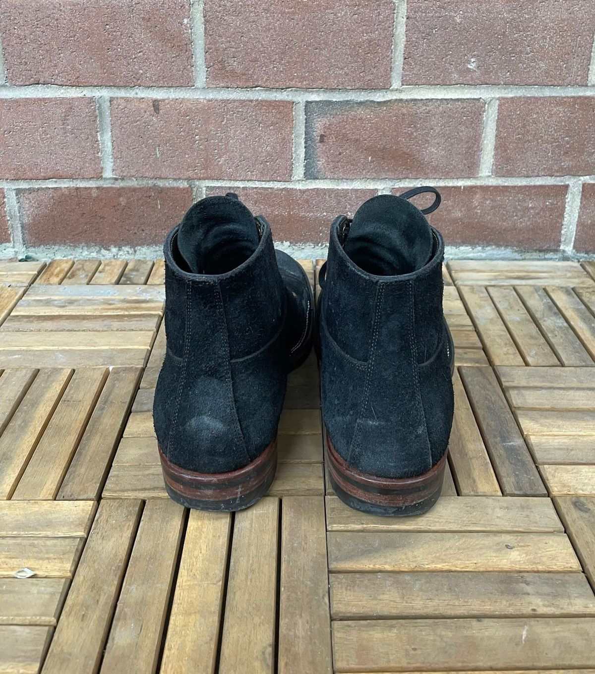 Photo by DesperadoUnderTheEaves on March 6, 2026 of the Iron Boots x Østmo Type 1 in Seidel Black Oil Tan Roughout.
