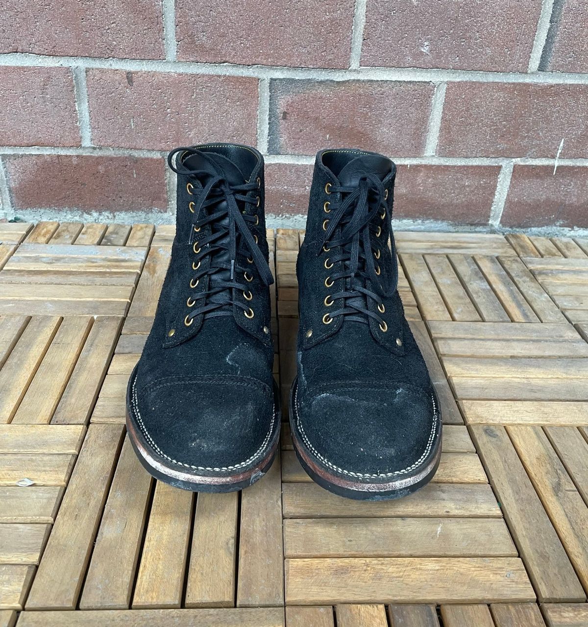 Photo by DesperadoUnderTheEaves on March 6, 2026 of the Iron Boots x Østmo Type 1 in Seidel Black Oil Tan Roughout.