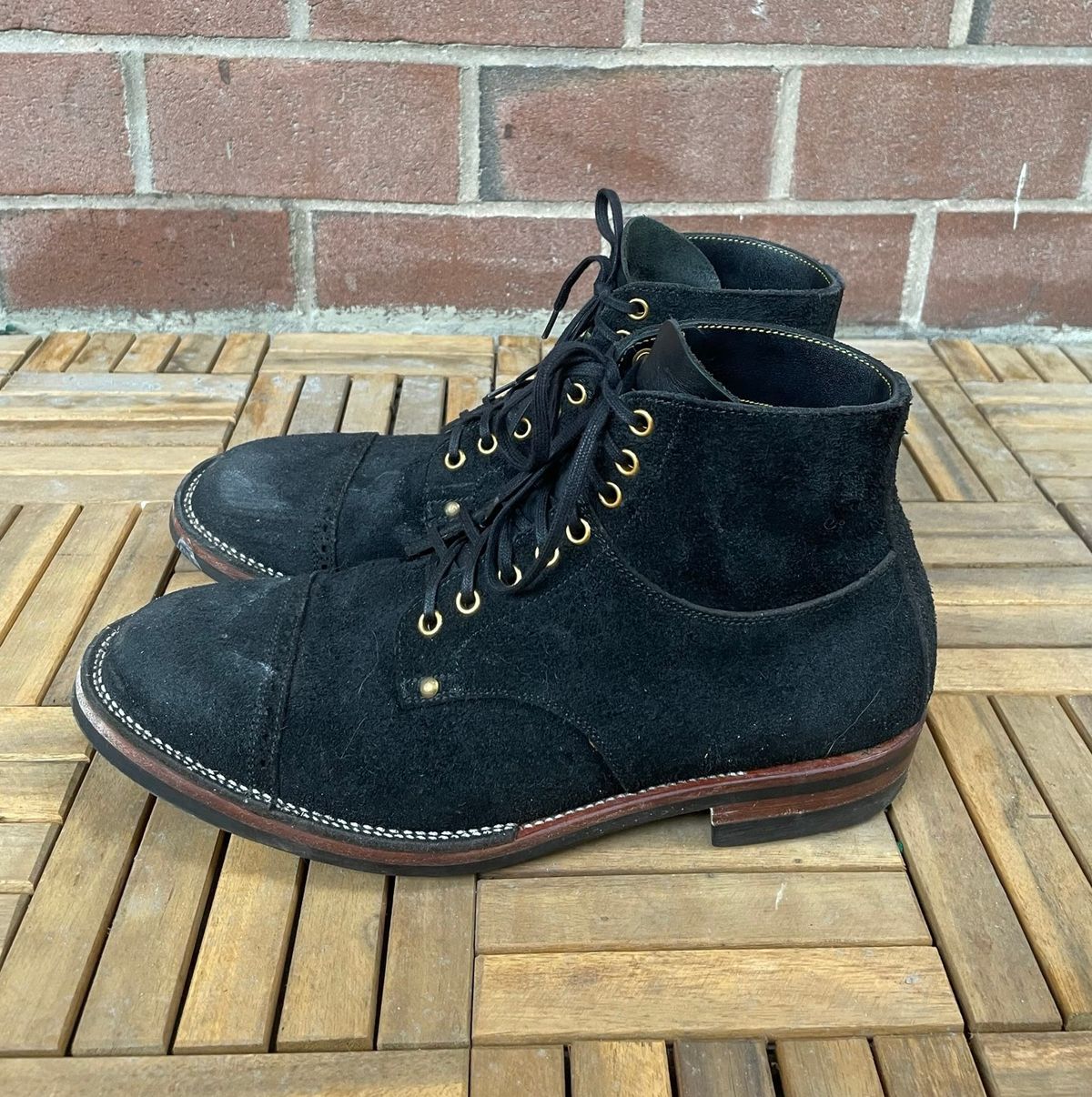 Photo by DesperadoUnderTheEaves on March 6, 2026 of the Iron Boots x Østmo Type 1 in Seidel Black Oil Tan Roughout.
