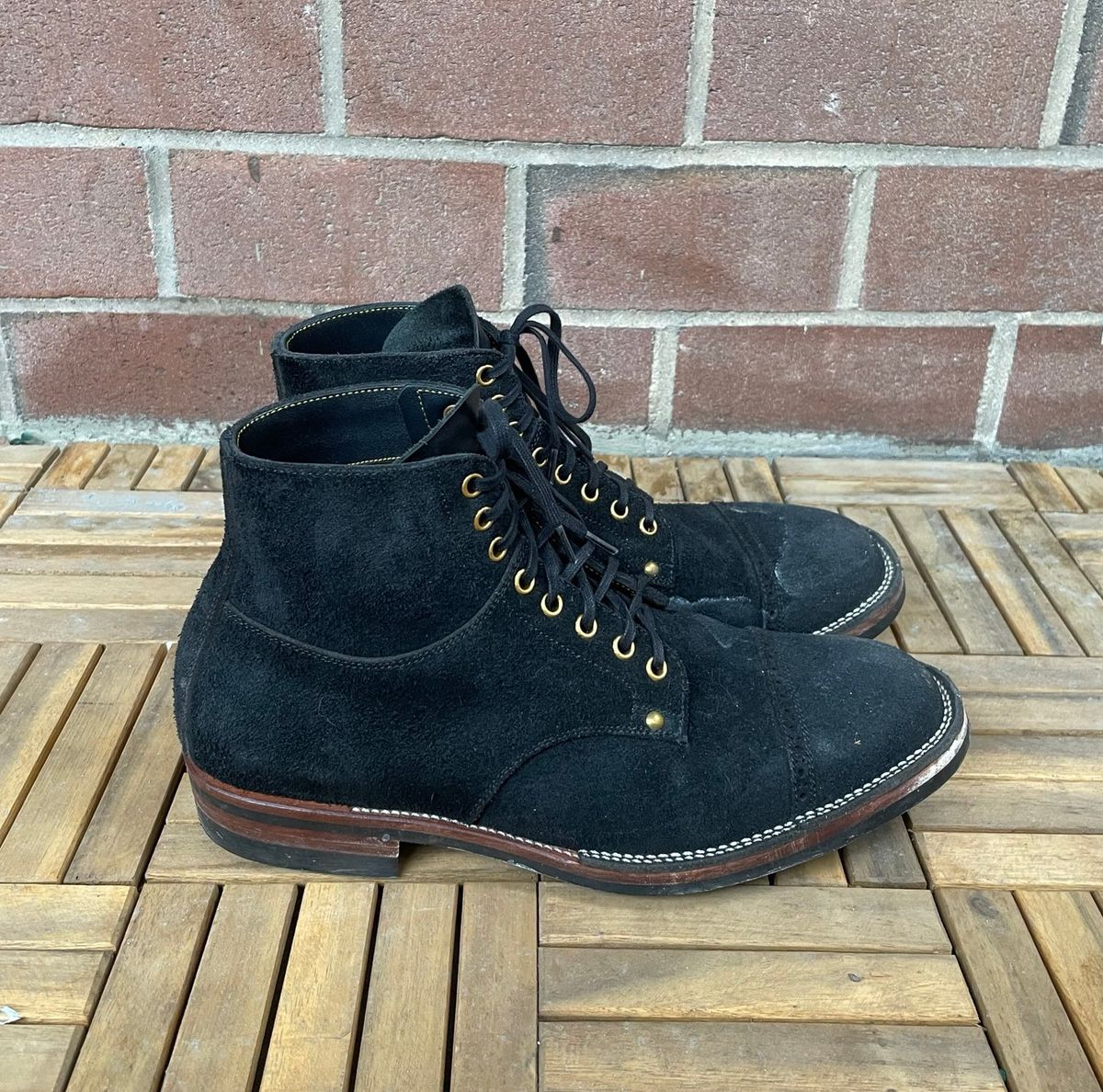 Photo by DesperadoUnderTheEaves on March 6, 2026 of the Iron Boots x Østmo Type 1 in Seidel Black Oil Tan Roughout.