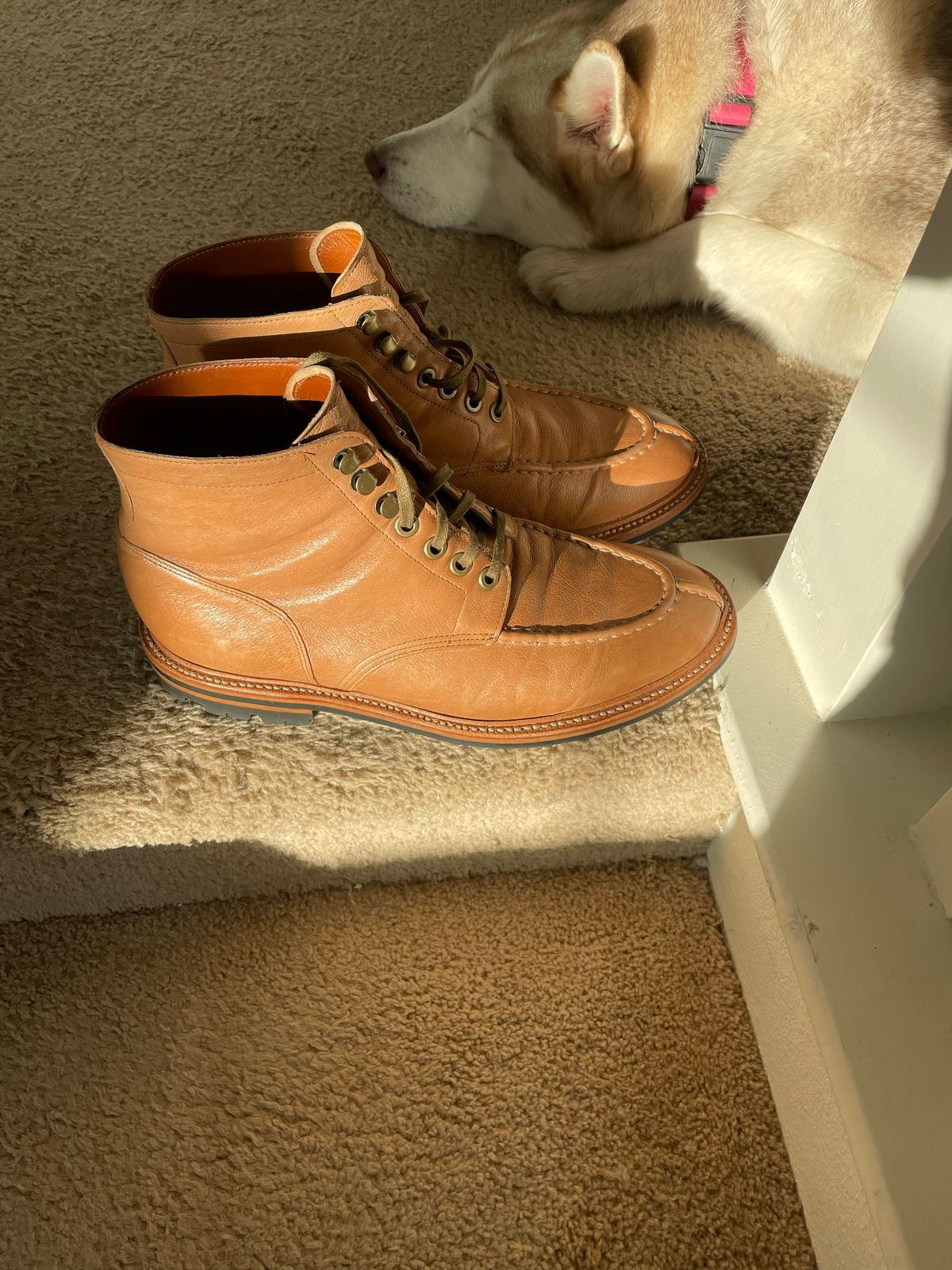 Photo by QuietRyter on November 6, 2022 of the Grant Stone Ottawa Boot in Incas Natural Kangaroo.