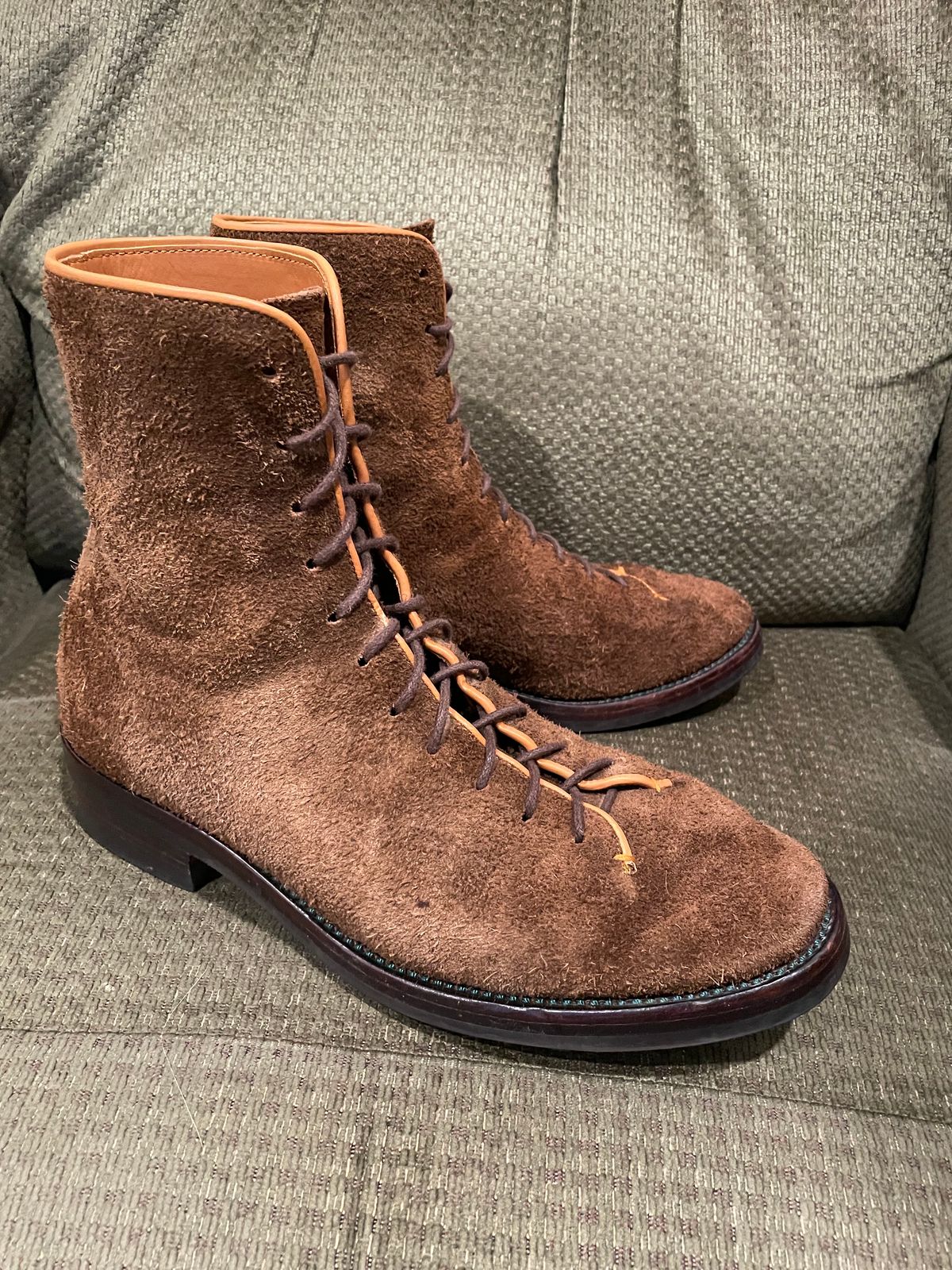 Photo by QuietRyter on February 6, 2024 of the Briselblack The Buck Wholecut Lace to Toe in C.F. Stead Polo Brown Janus Calf Suede.