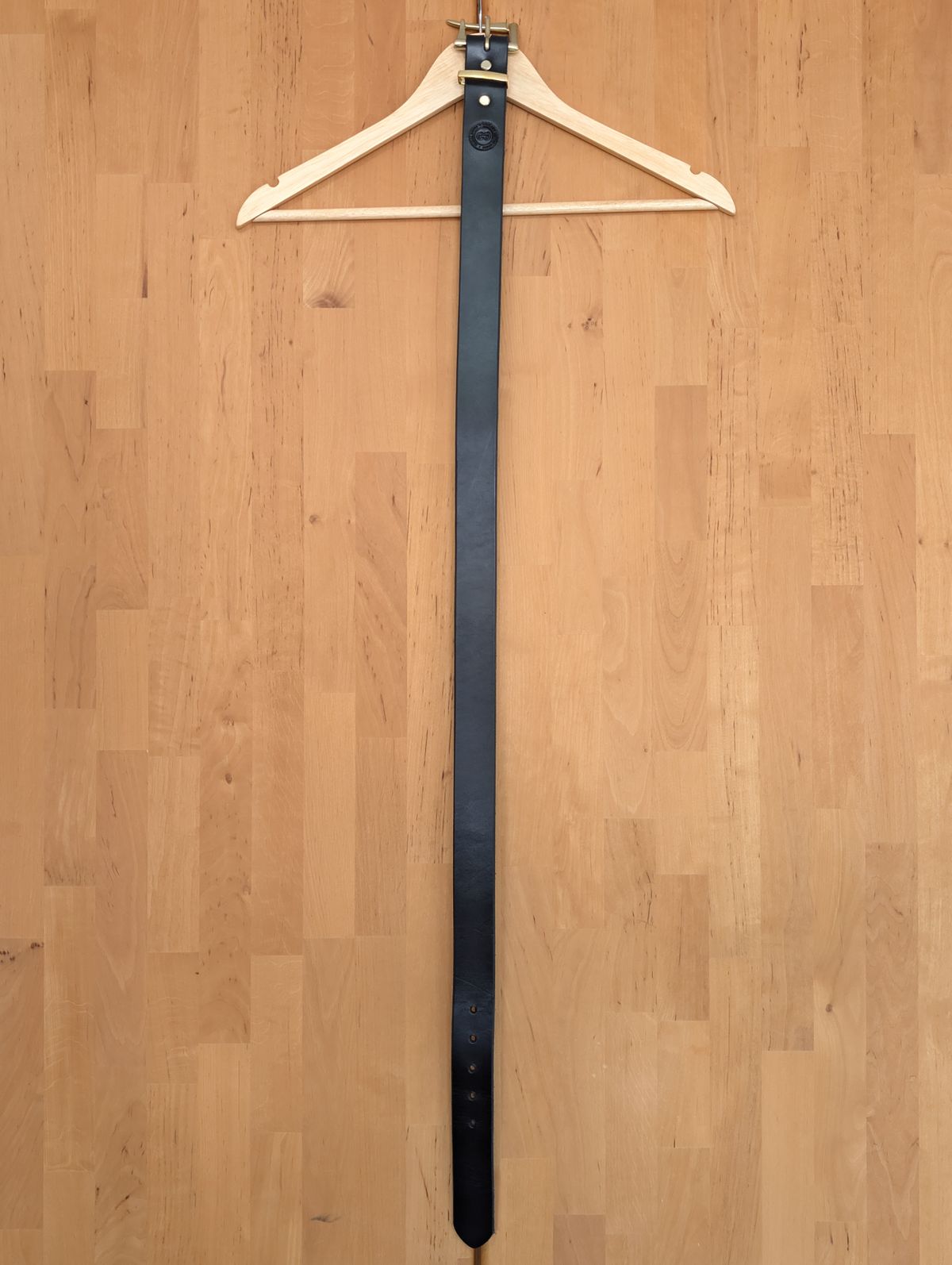 Photo by Rieslingspaschteit on September 28, 2025 of the Palsjö Sweden Fireman's Quick Release Leather Belt Black in Tärnsjö Garveri 10 oz. vegetable-tanned leather.