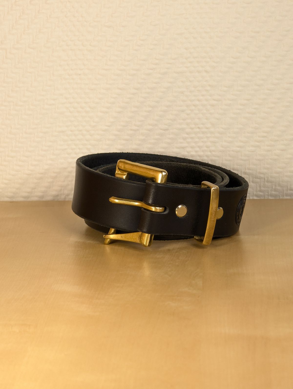 Photo by Rieslingspaschteit on January 31, 2026 of the Palsjö Sweden Fireman's Quick Release Leather Belt Black in Tärnsjö Garveri 10 oz. vegetable-tanned leather.
