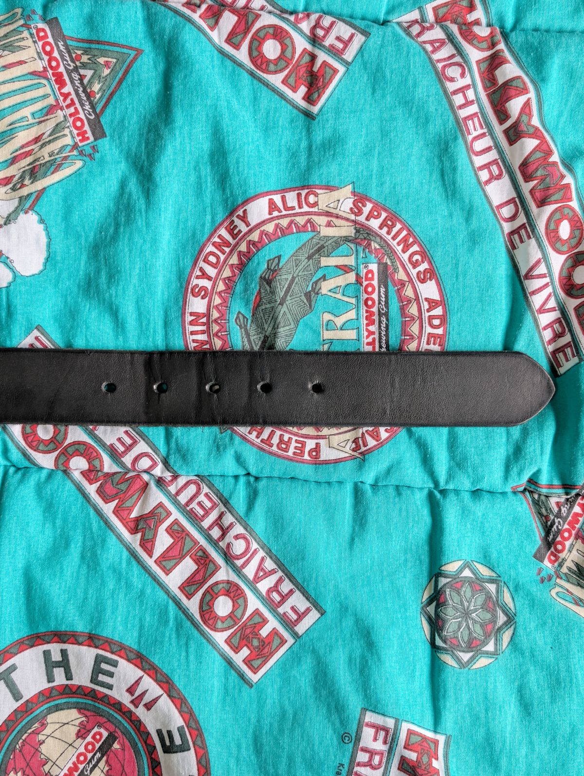 Photo by Rieslingspaschteit on January 31, 2026 of the Palsjö Sweden Fireman's Quick Release Leather Belt Black in Tärnsjö Garveri 10 oz. vegetable-tanned leather.