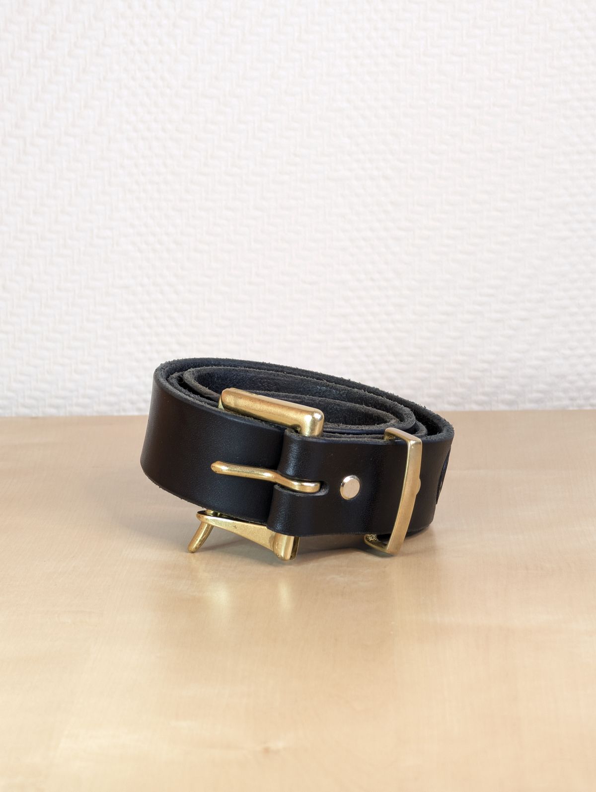 Photo by Rieslingspaschteit on March 1, 2026 of the Palsjö Sweden Fireman's Quick Release Leather Belt Black in Tärnsjö Garveri 10 oz. vegetable-tanned leather.