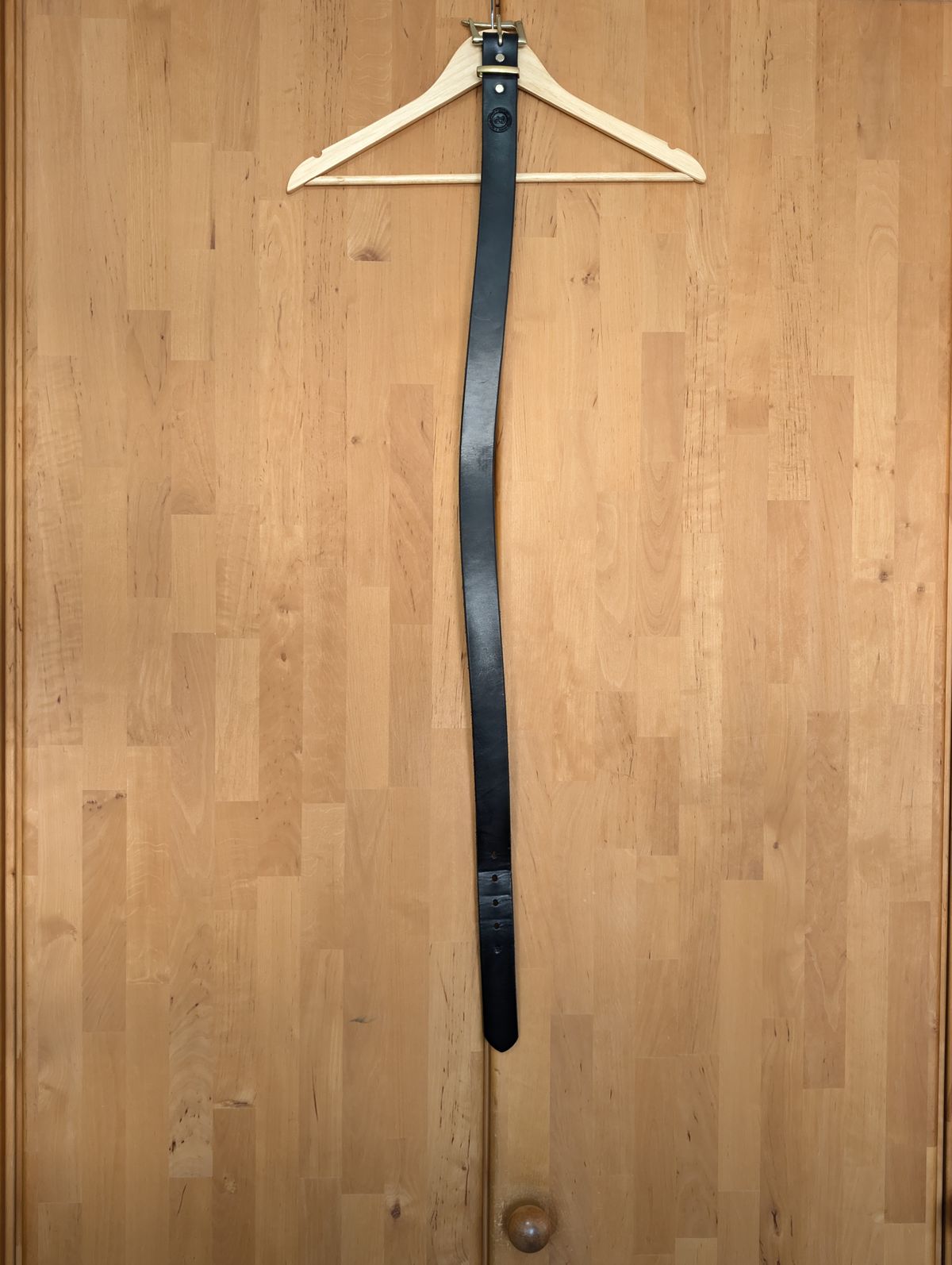 Photo by Rieslingspaschteit on March 1, 2026 of the Palsjö Sweden Fireman's Quick Release Leather Belt Black in Tärnsjö Garveri 10 oz. vegetable-tanned leather.