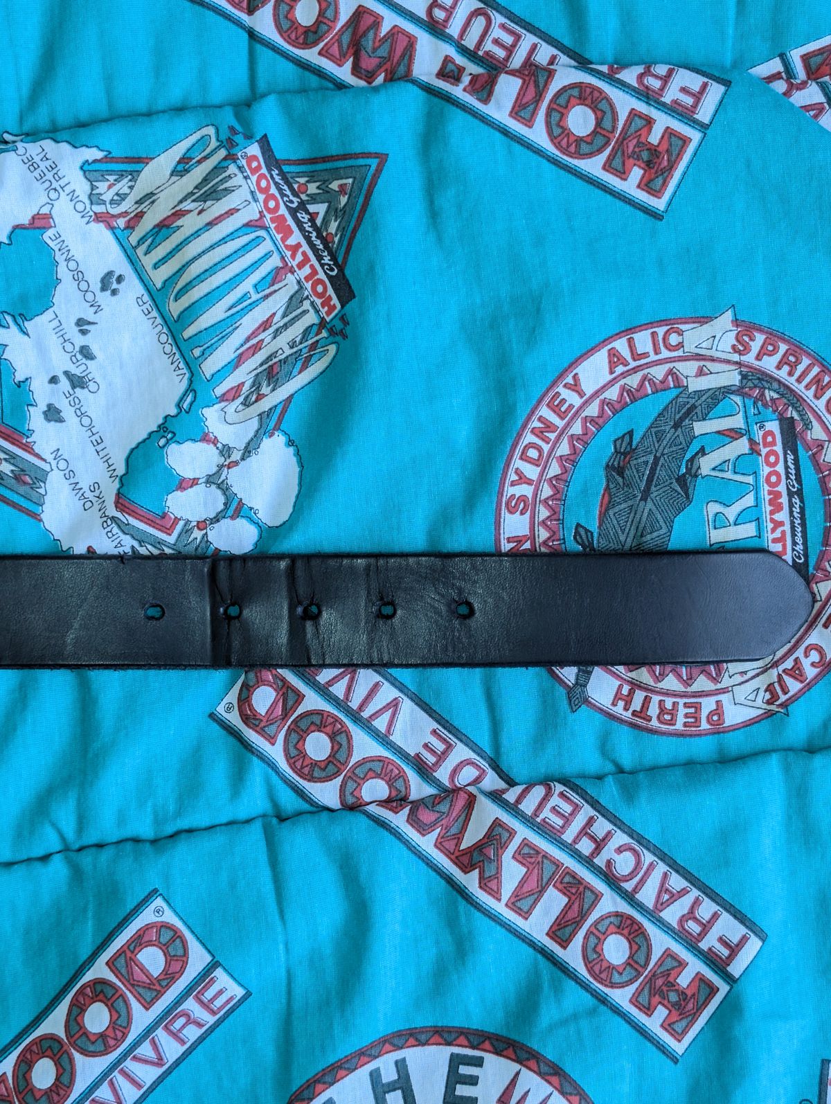 Photo by Rieslingspaschteit on March 1, 2026 of the Palsjö Sweden Fireman's Quick Release Leather Belt Black in Tärnsjö Garveri 10 oz. vegetable-tanned leather.