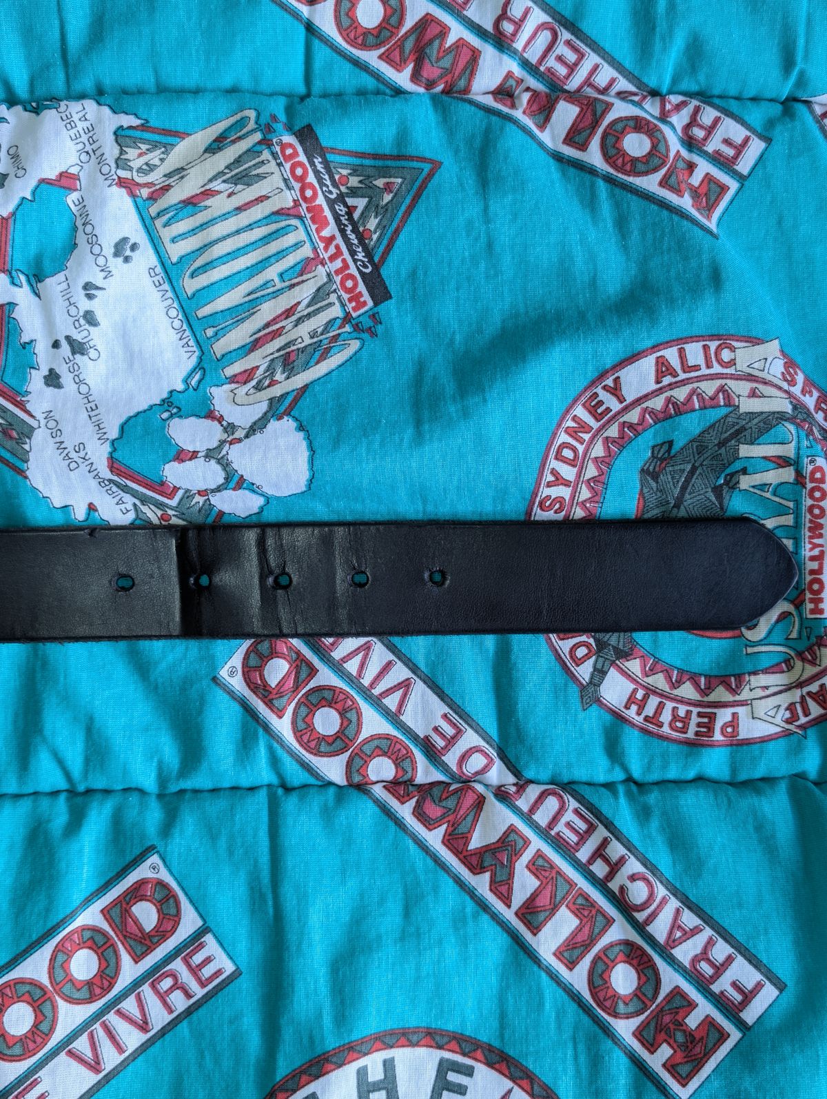 Photo by Rieslingspaschteit on April 1, 2026 of the Palsjö Sweden Fireman's Quick Release Leather Belt Black in Tärnsjö Garveri 10 oz. vegetable-tanned leather.