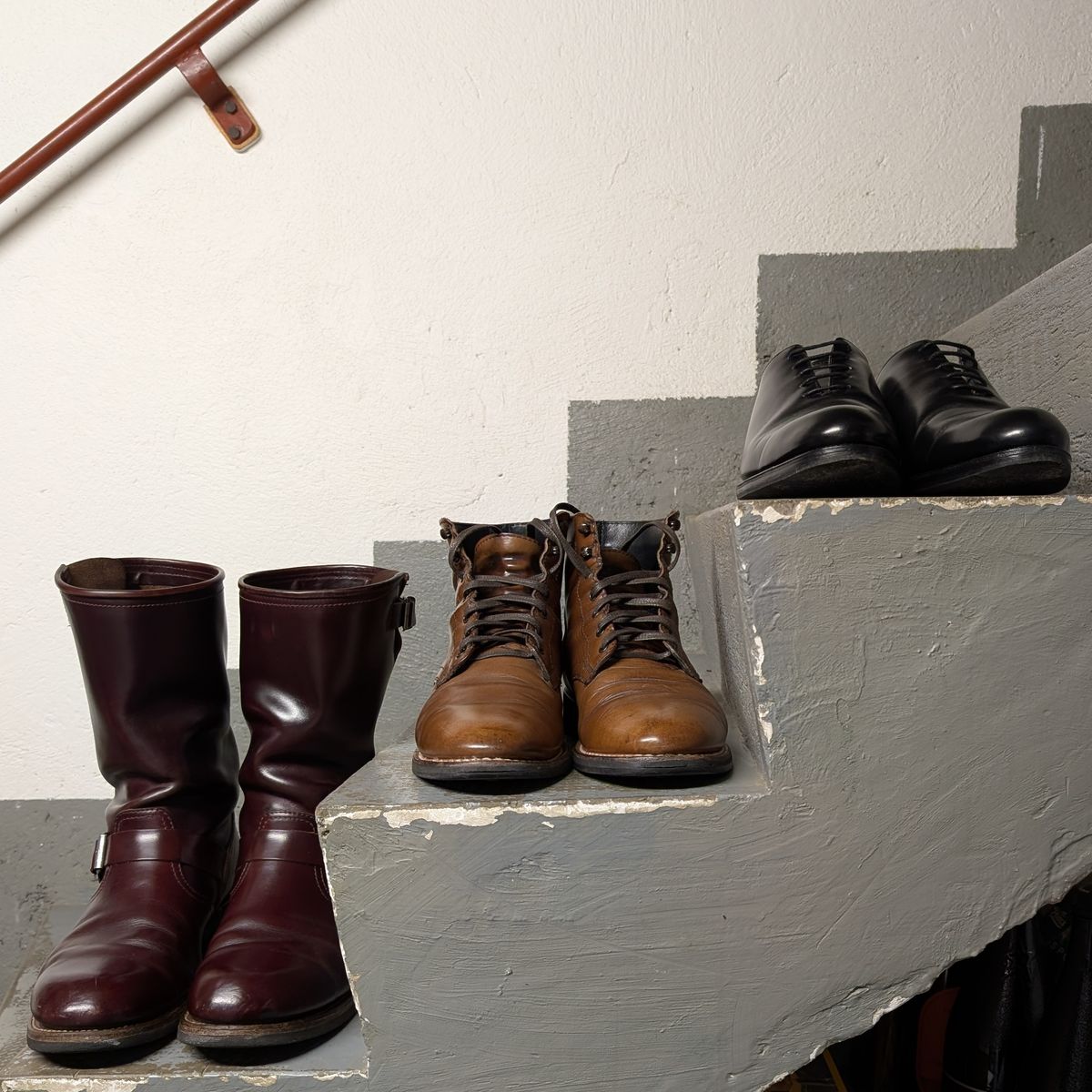Photo by Rieslingspaschteit on March 29, 2025 of the Thursday President in Horween Natural Chromexcel.