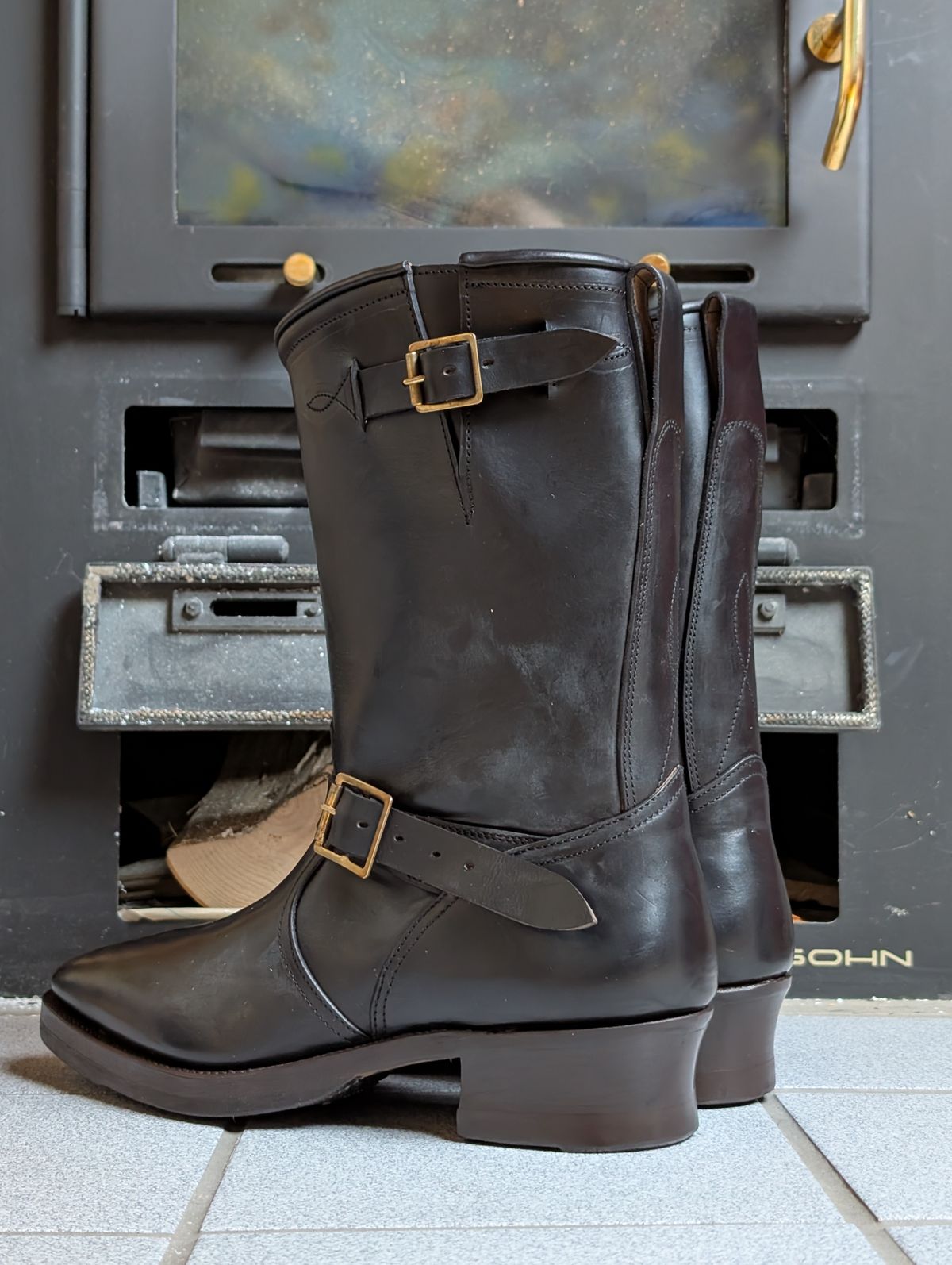 Photo by Rieslingspaschteit on September 6, 2025 of the Bright Shoemakers Vulture (Extraordinaire) in Horween Black Chromexcel.