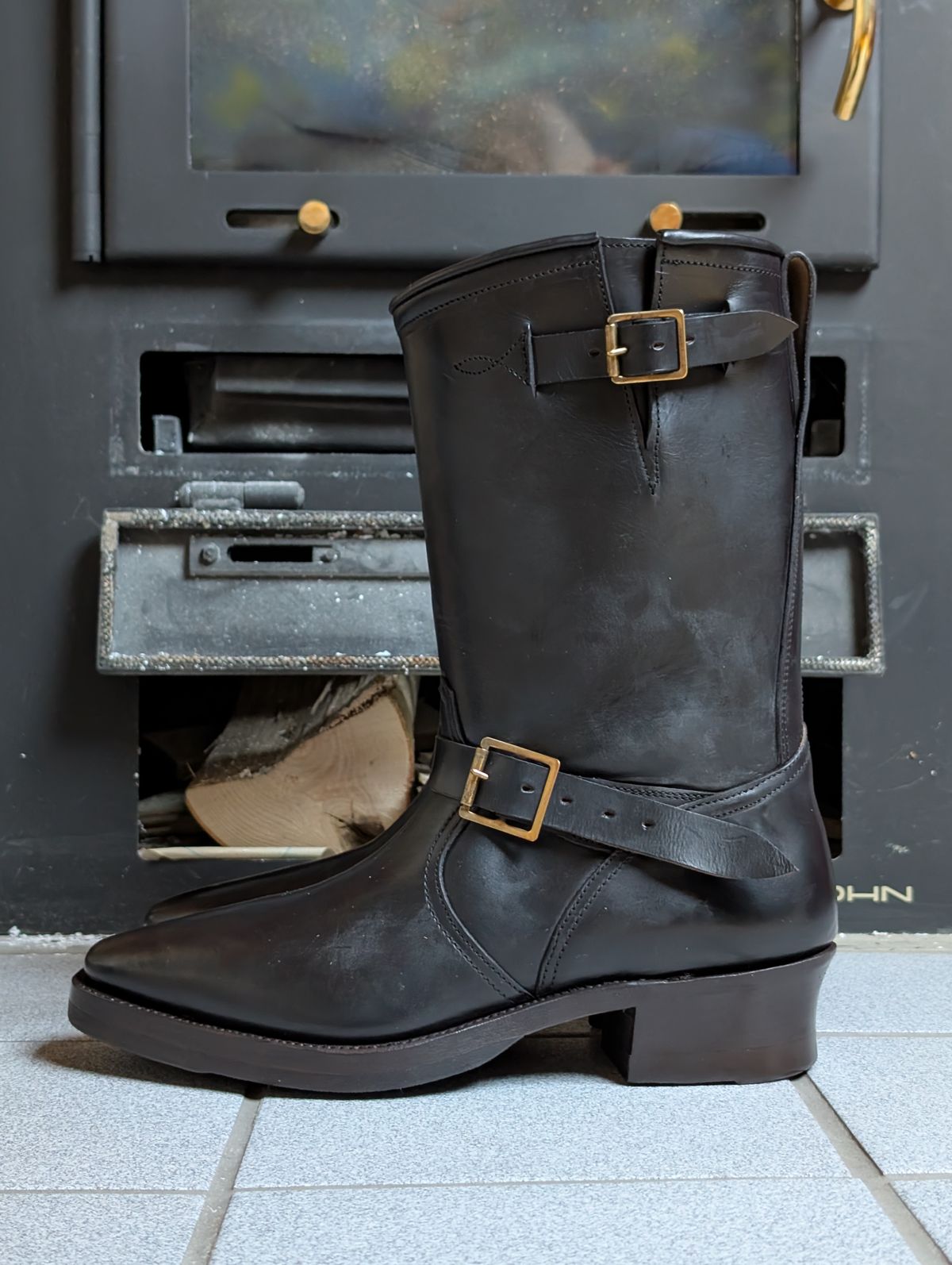 Photo by Rieslingspaschteit on September 6, 2025 of the Bright Shoemakers Vulture (Extraordinaire) in Horween Black Chromexcel.