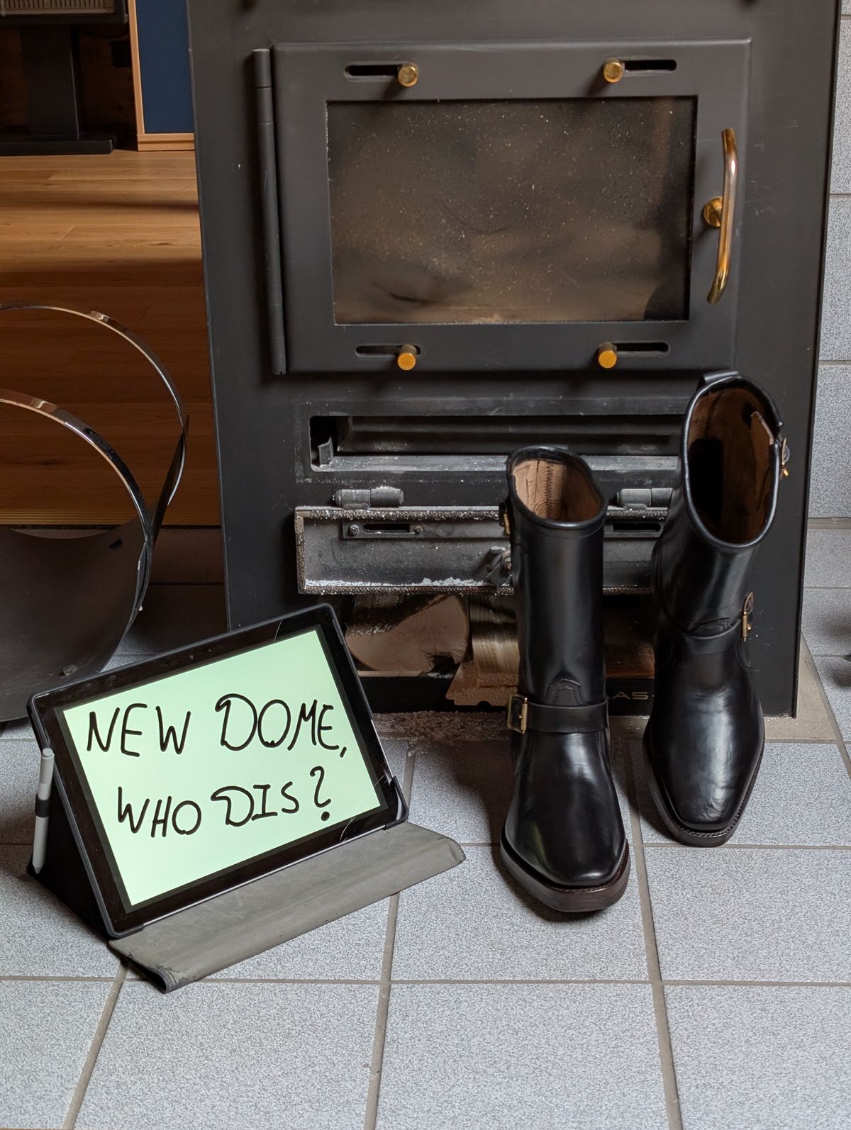 Photo by Rieslingspaschteit on October 1, 2025 of the Bright Shoemakers Vulture (Extraordinaire) in Horween Black Chromexcel.