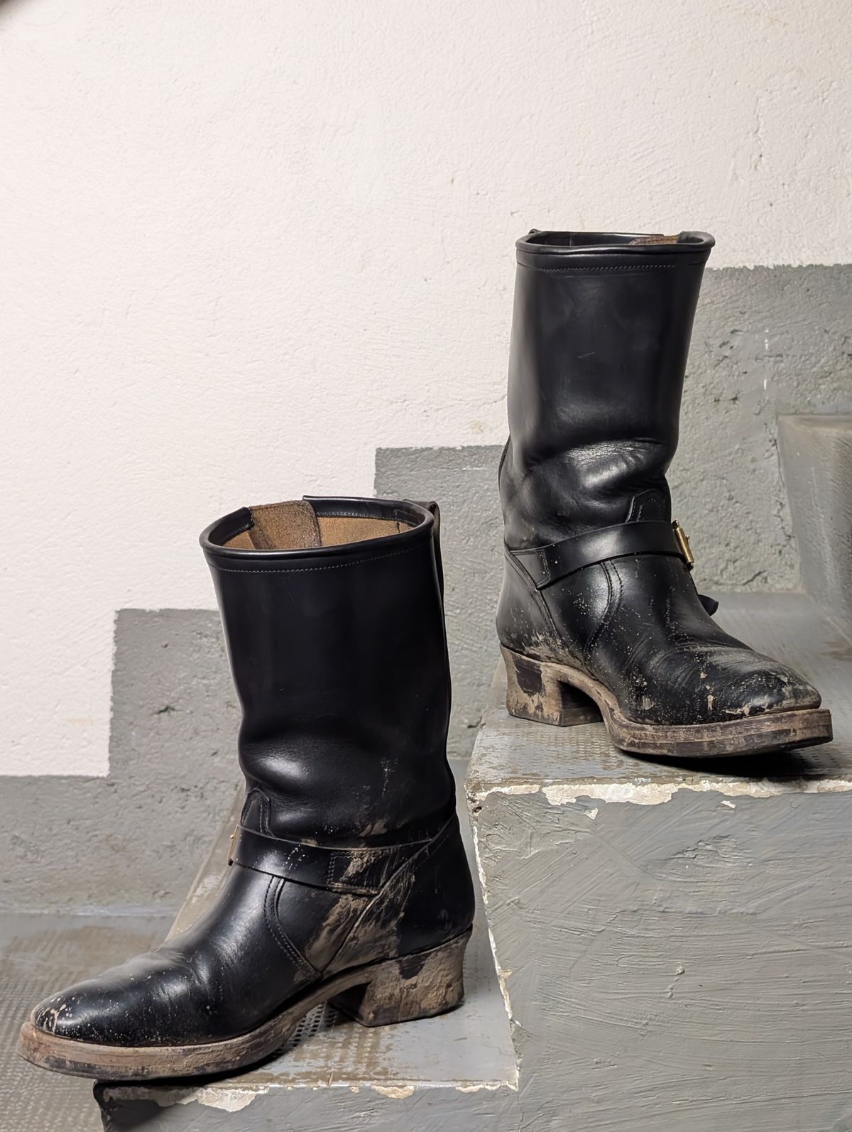 Photo by Rieslingspaschteit on January 31, 2026 of the Bright Shoemakers Vulture (Extraordinaire) in Horween Black Chromexcel.