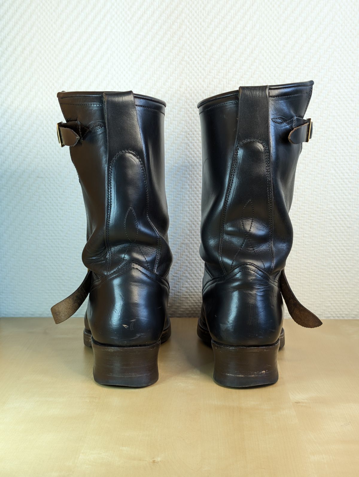 Photo by Rieslingspaschteit on March 1, 2026 of the Bright Shoemakers Vulture (Extraordinaire) in Horween Black Chromexcel.