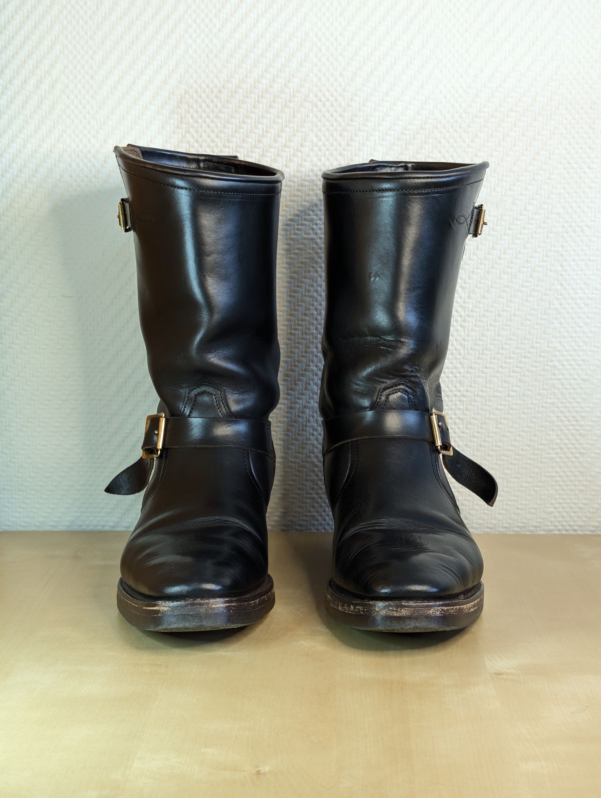 Photo by Rieslingspaschteit on March 1, 2026 of the Bright Shoemakers Vulture (Extraordinaire) in Horween Black Chromexcel.