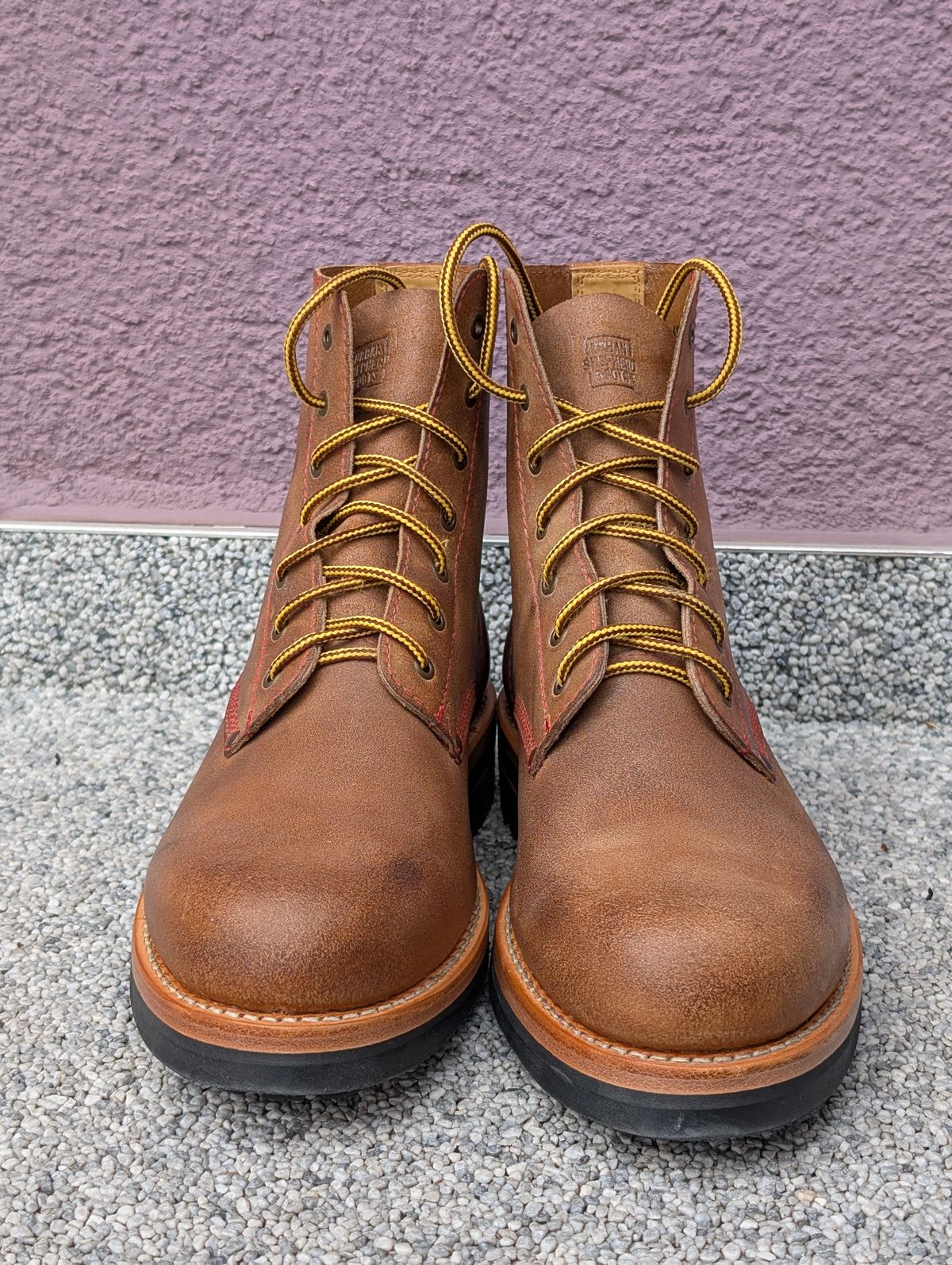 Photo by Rieslingspaschteit on May 22, 2025 of the Urban Shepherd Scout in Waxed Portugese Calfskin.
