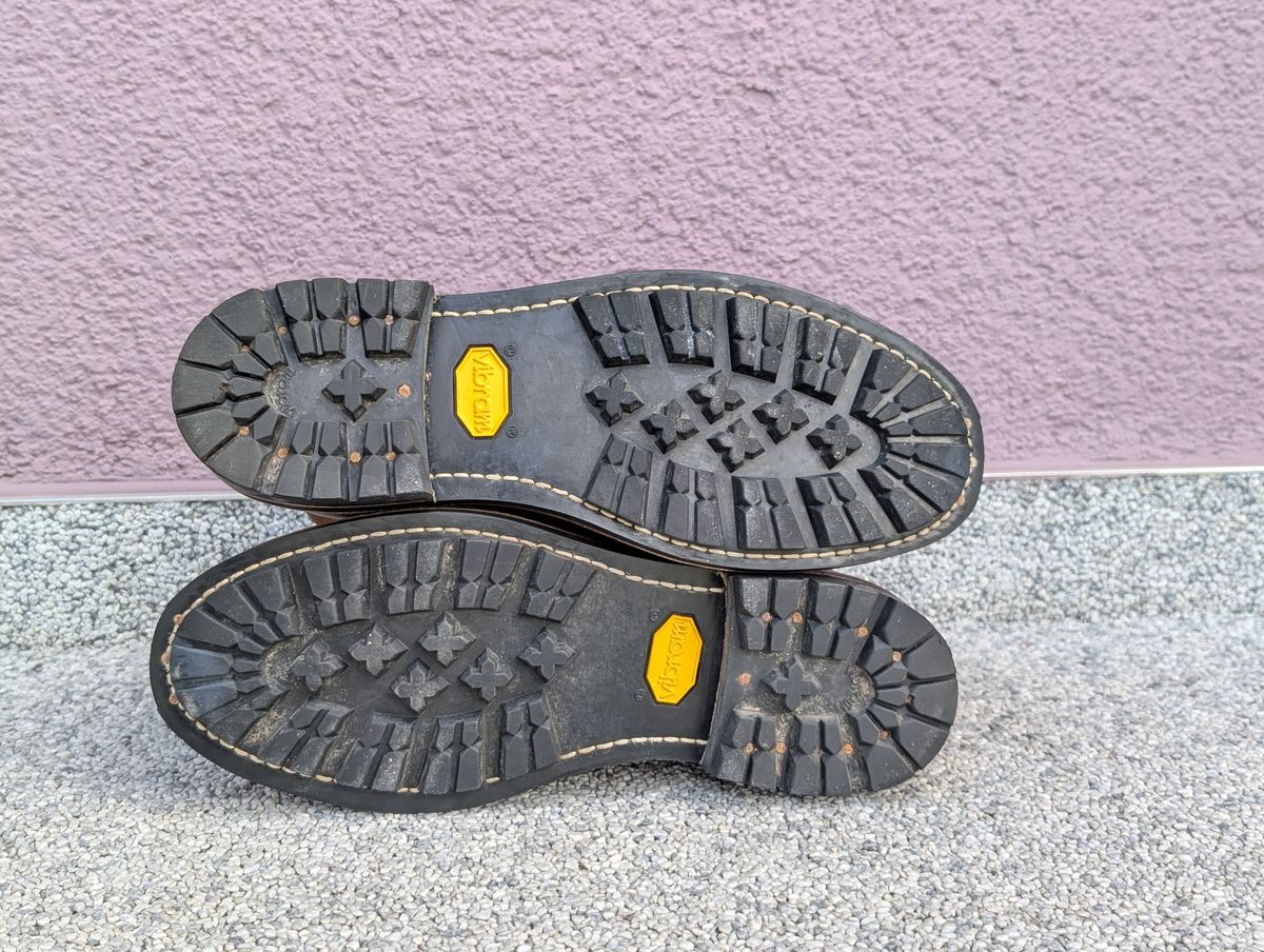 Photo by Rieslingspaschteit on June 17, 2026 of the Urban Shepherd Scout in Waxed Portugese Calfskin.