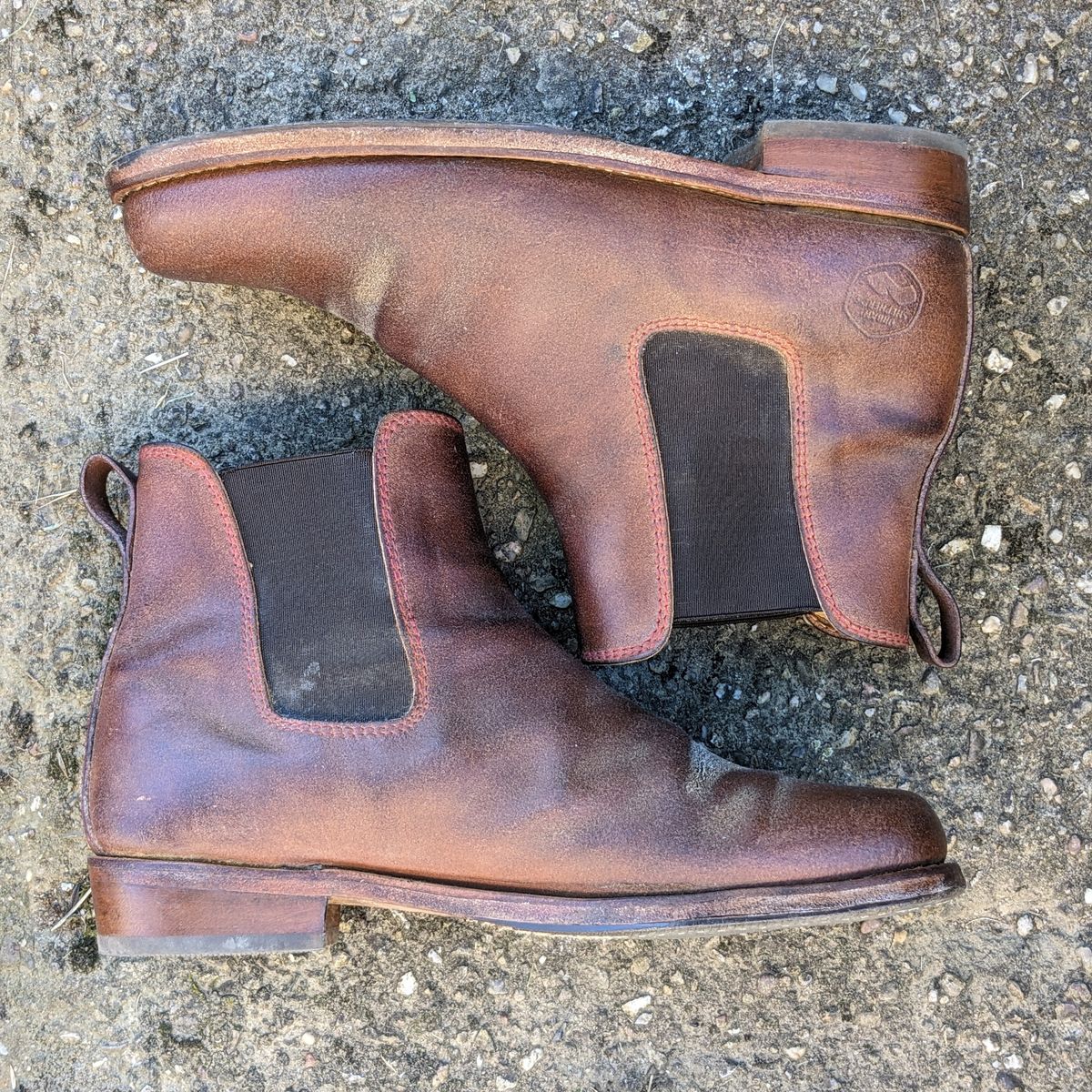 Photo by Rieslingspaschteit on September 6, 2023 of the Urban Shepherd Unknown Model in Waxed Portugese Calfskin.