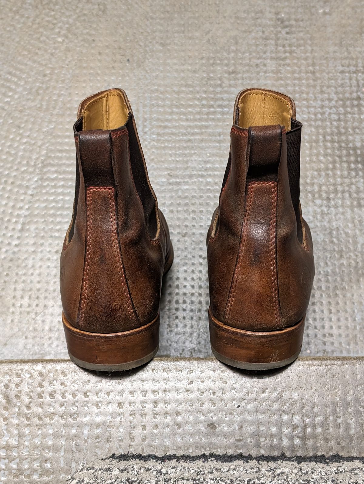 Photo by Rieslingspaschteit on March 7, 2024 of the Urban Shepherd Unknown Model in Waxed Portugese Calfskin.