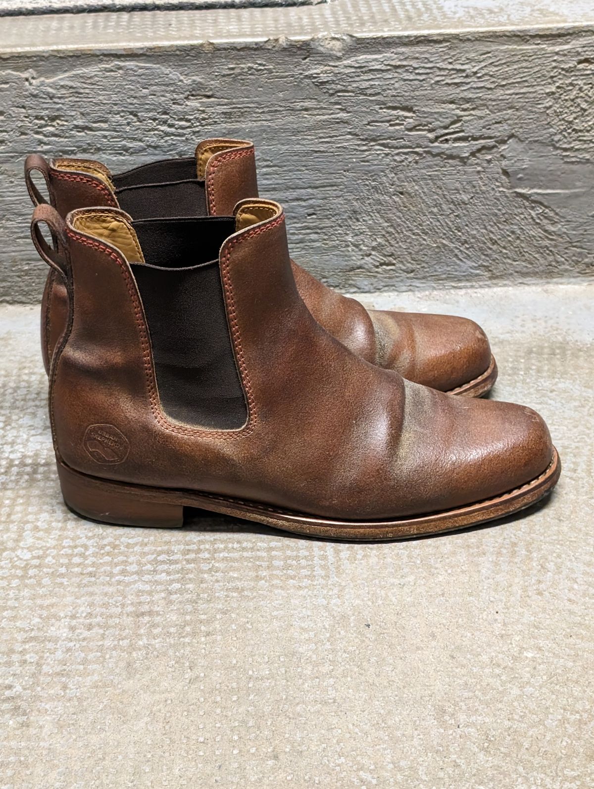 Photo by Rieslingspaschteit on March 7, 2024 of the Urban Shepherd Unknown Model in Waxed Portugese Calfskin.
