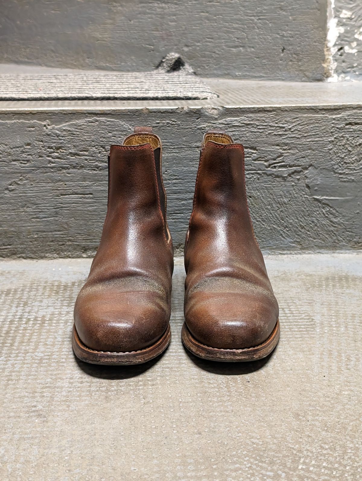 Photo by Rieslingspaschteit on March 7, 2024 of the Urban Shepherd Unknown Model in Waxed Portugese Calfskin.