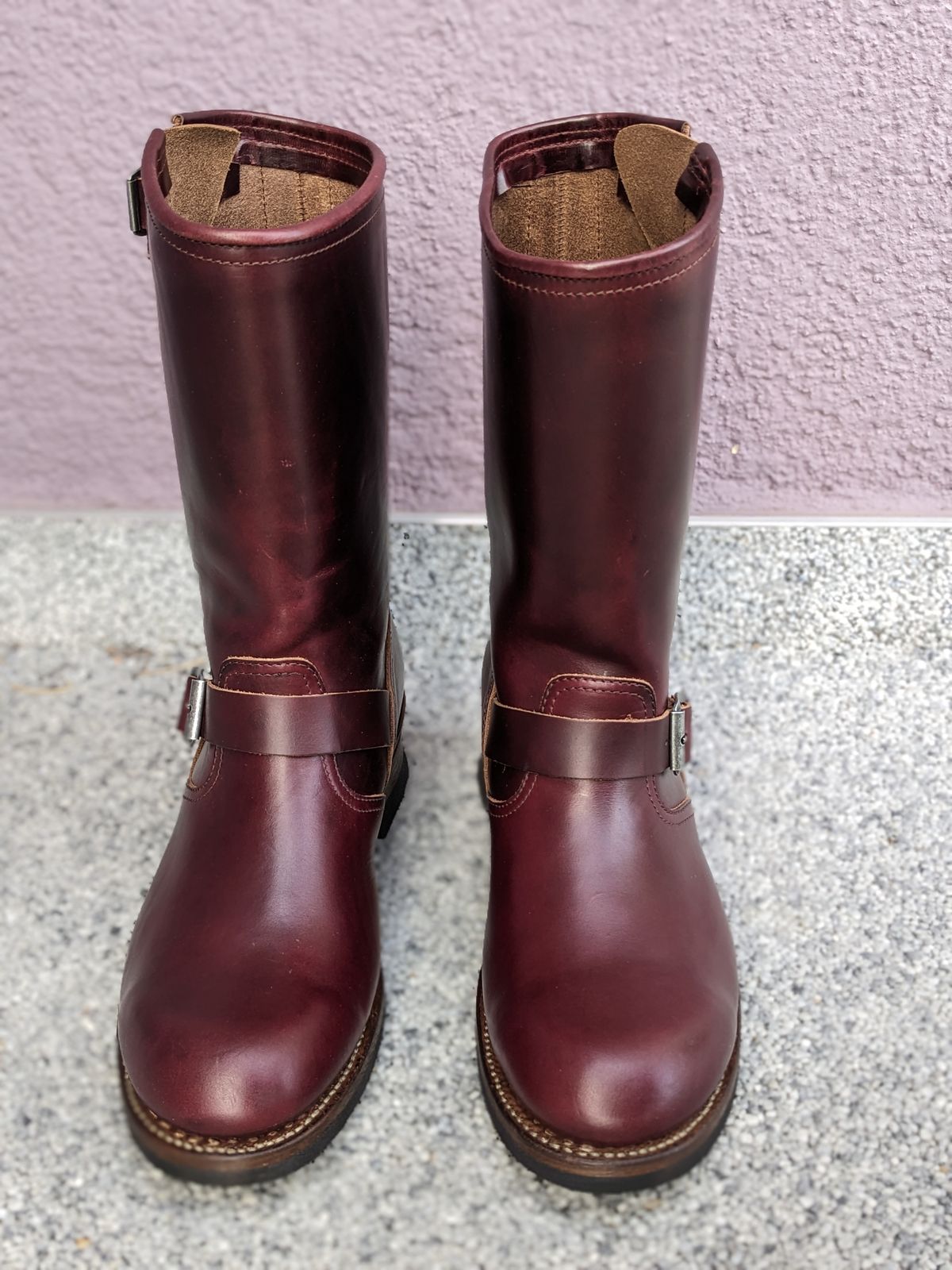 Photo by Rieslingspaschteit on September 11, 2023 of the Sendra Engineer Boot 18345 in Horween Color 8 Chromexcel.