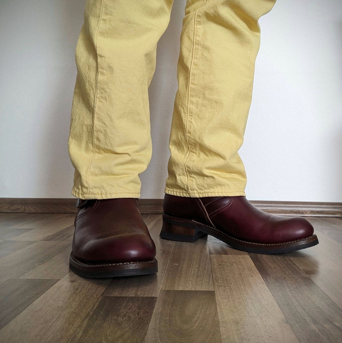 Photo by Rieslingspaschteit on October 1, 2023 of the Sendra Engineer Boot 18345 in Horween Color 8 Chromexcel.