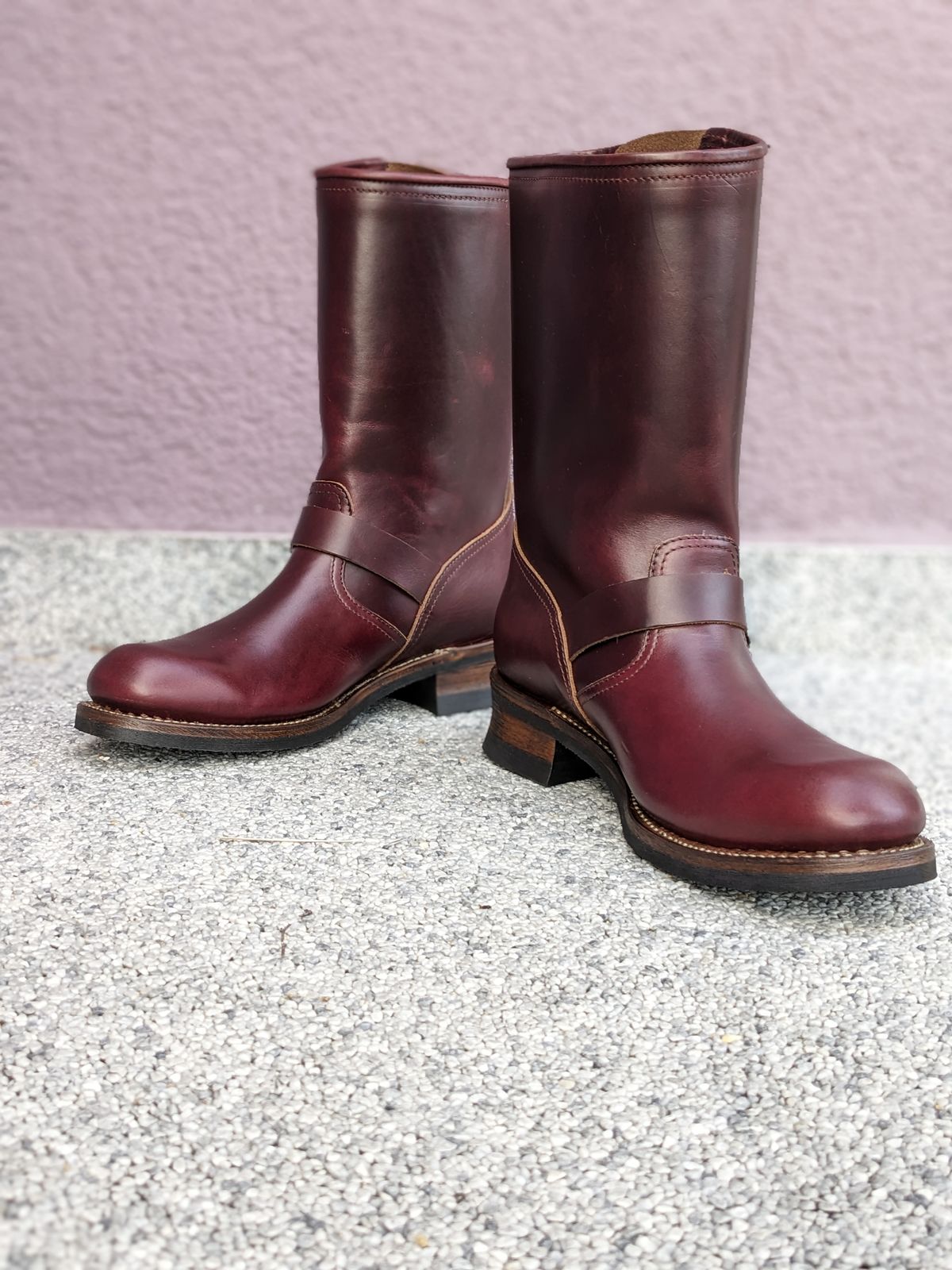 Photo by Rieslingspaschteit on September 11, 2023 of the Sendra Engineer Boot 18345 in Horween Color 8 Chromexcel.