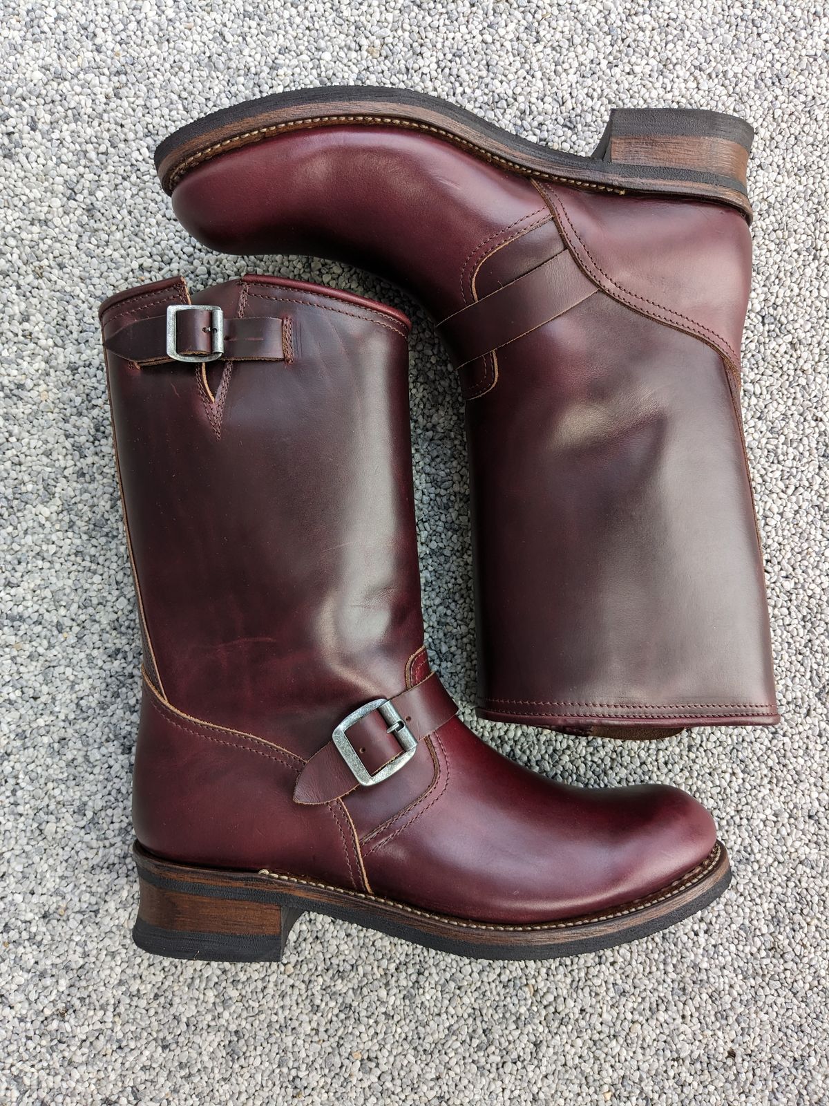 Photo by Rieslingspaschteit on September 10, 2023 of the Sendra Engineer Boot 18345 in Horween Color 8 Chromexcel.