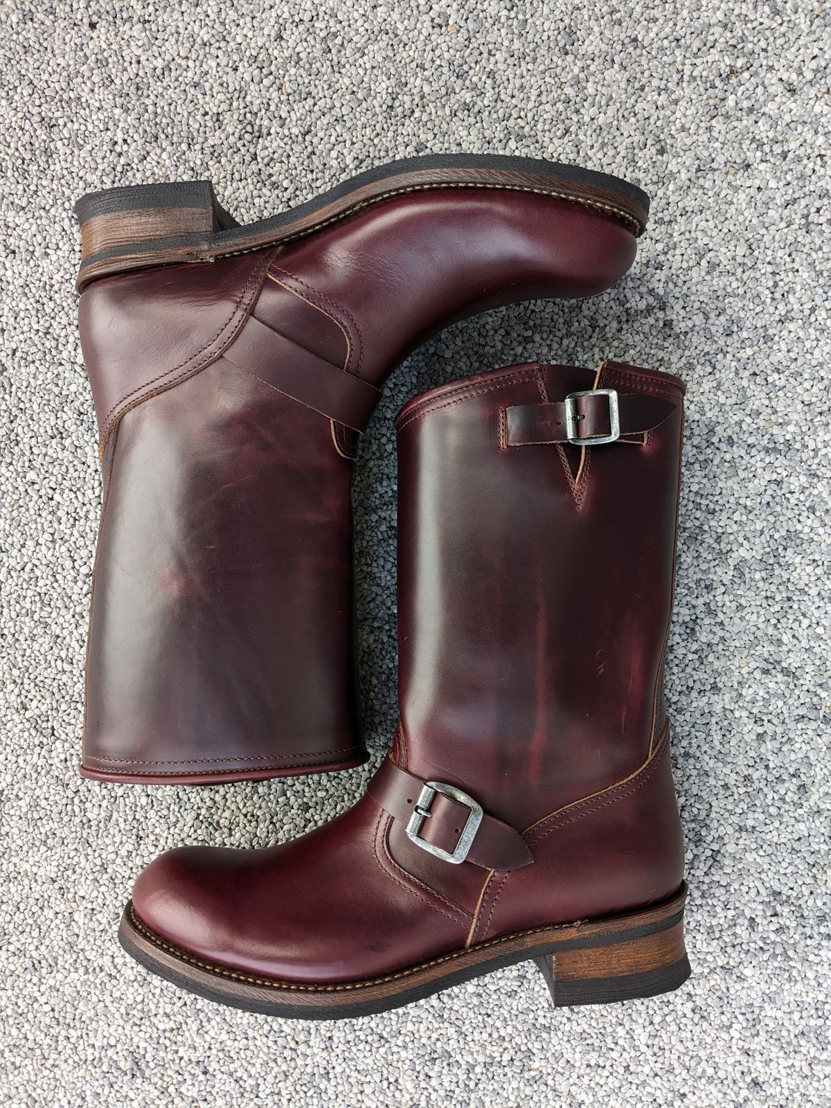 Photo by Rieslingspaschteit on September 10, 2023 of the Sendra Engineer Boot 18345 in Horween Color 8 Chromexcel.
