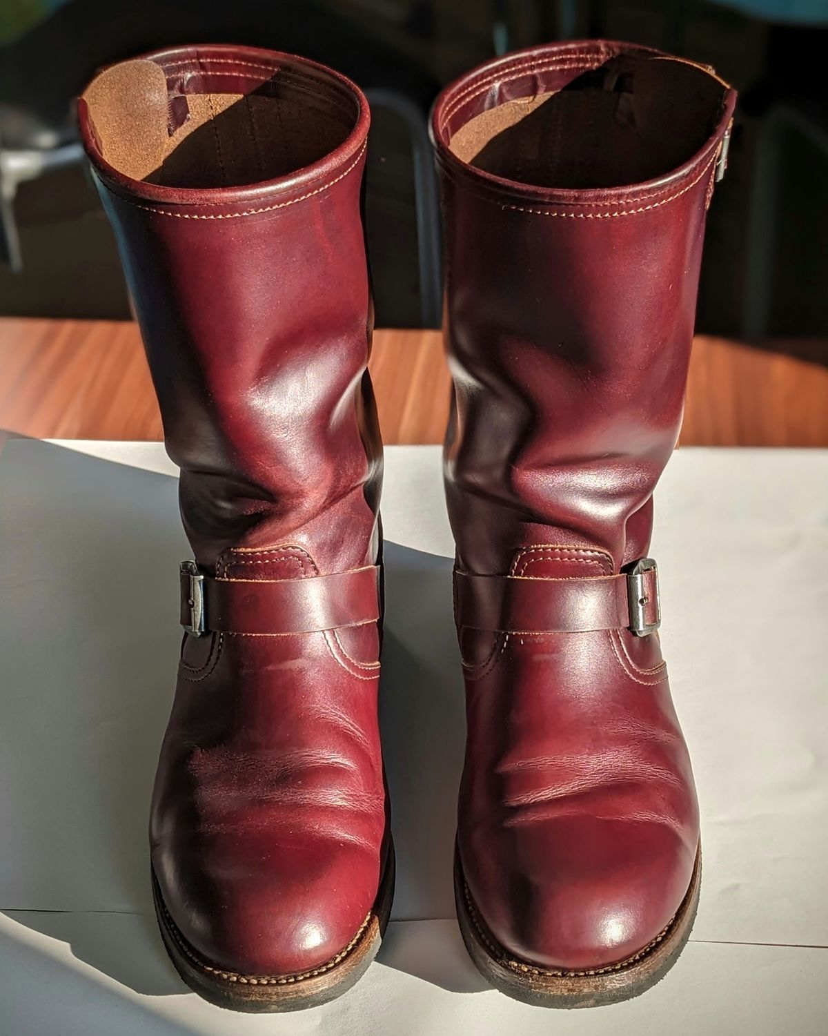 Photo by Rieslingspaschteit on December 3, 2023 of the Sendra Engineer Boot 18345 in Horween Color 8 Chromexcel.