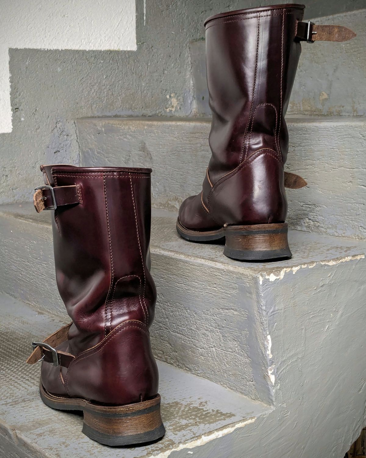 Photo by Rieslingspaschteit on December 14, 2023 of the Sendra Engineer Boot 18345 in Horween Color 8 Chromexcel.