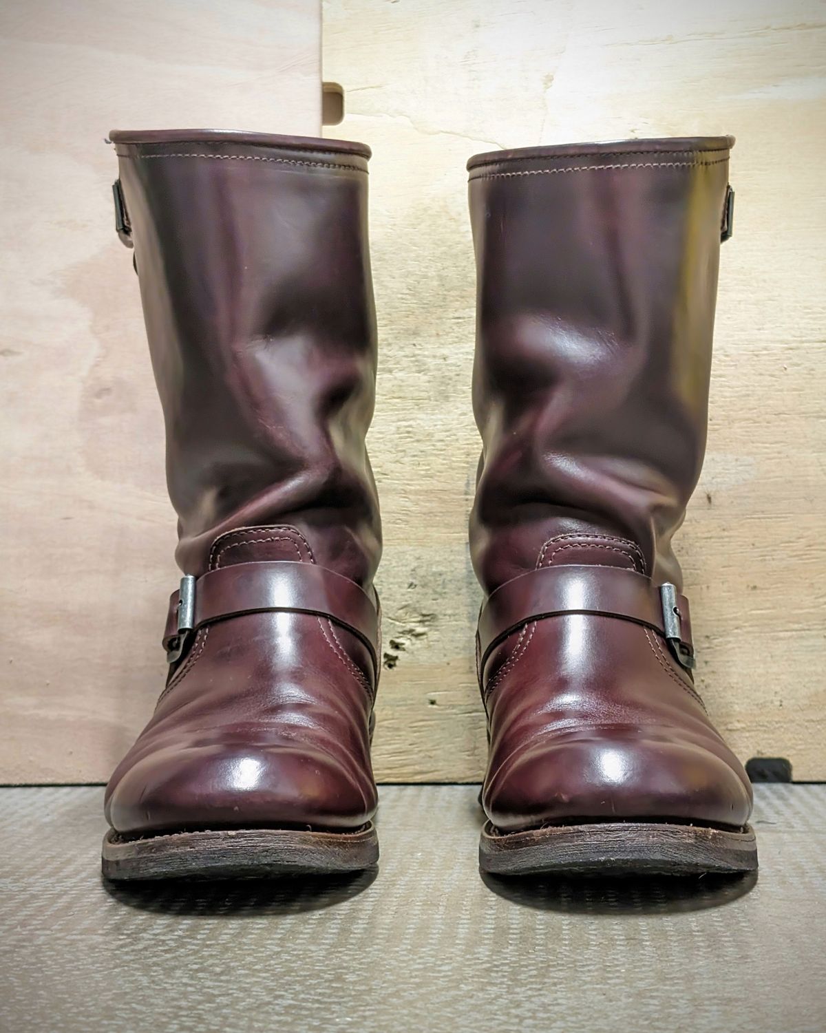 Photo by Rieslingspaschteit on January 4, 2024 of the Sendra Engineer Boot 18345 in Horween Color 8 Chromexcel.