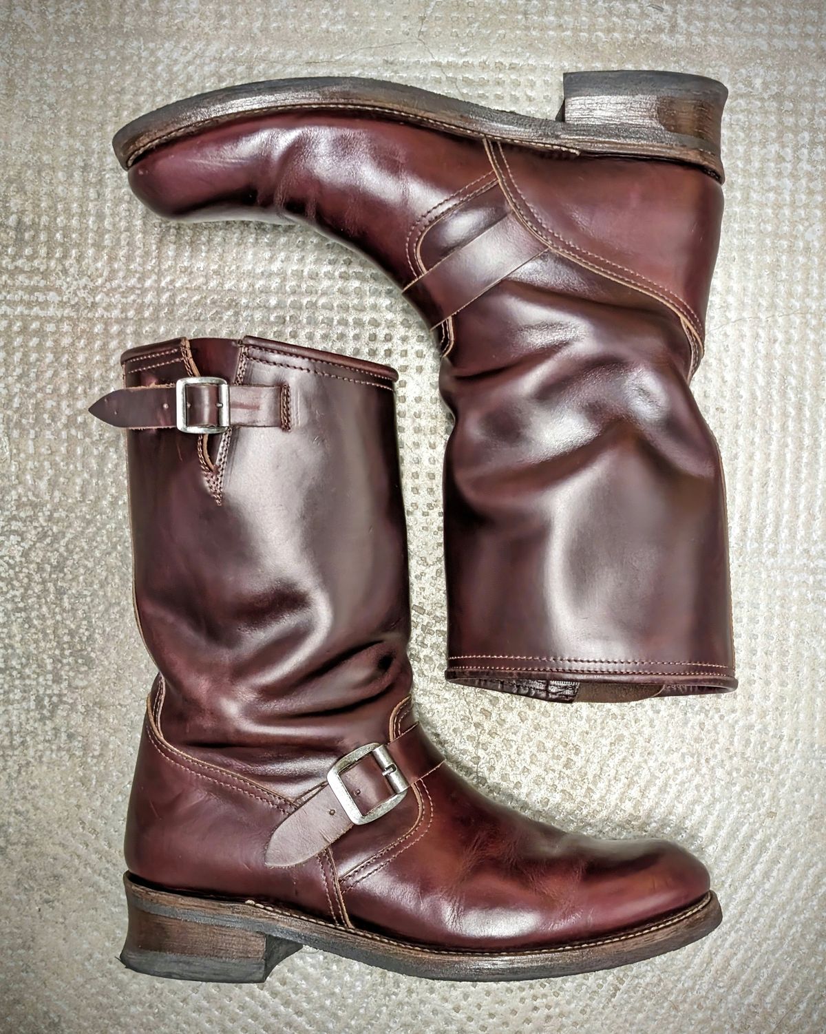 Photo by Rieslingspaschteit on January 4, 2024 of the Sendra Engineer Boot 18345 in Horween Color 8 Chromexcel.