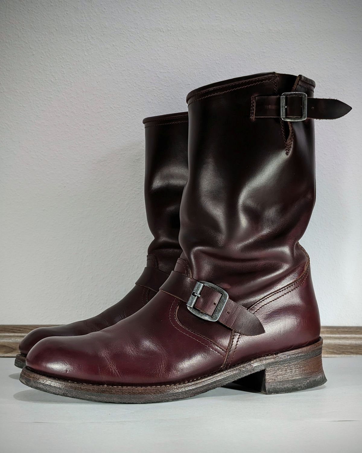 Photo by Rieslingspaschteit on February 3, 2024 of the Sendra Engineer Boot 18345 in Horween Color 8 Chromexcel.