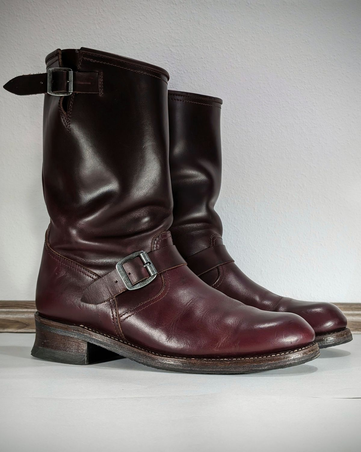 Photo by Rieslingspaschteit on February 3, 2024 of the Sendra Engineer Boot 18345 in Horween Color 8 Chromexcel.