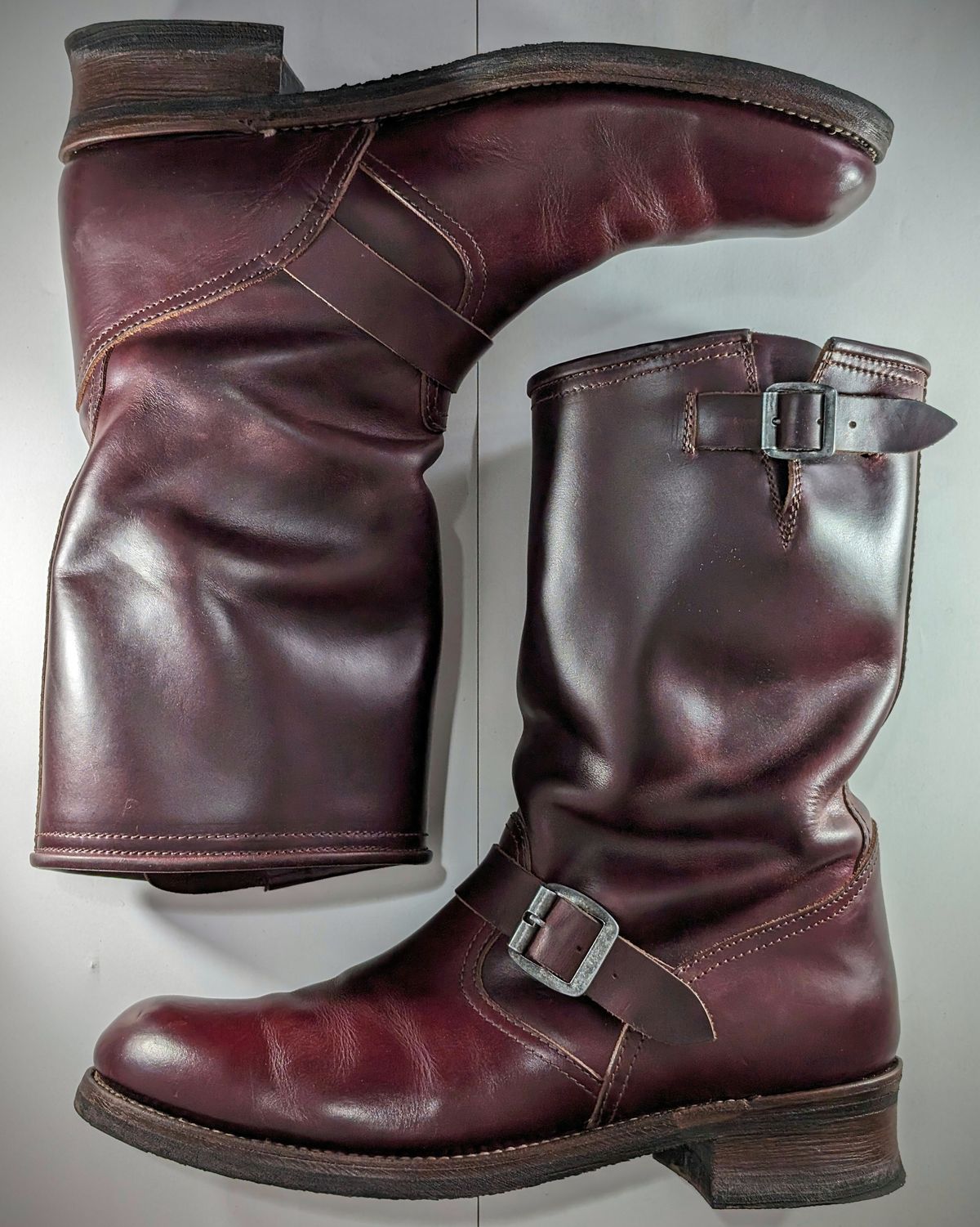 Photo by Rieslingspaschteit on February 3, 2024 of the Sendra Engineer Boot 18345 in Horween Color 8 Chromexcel.