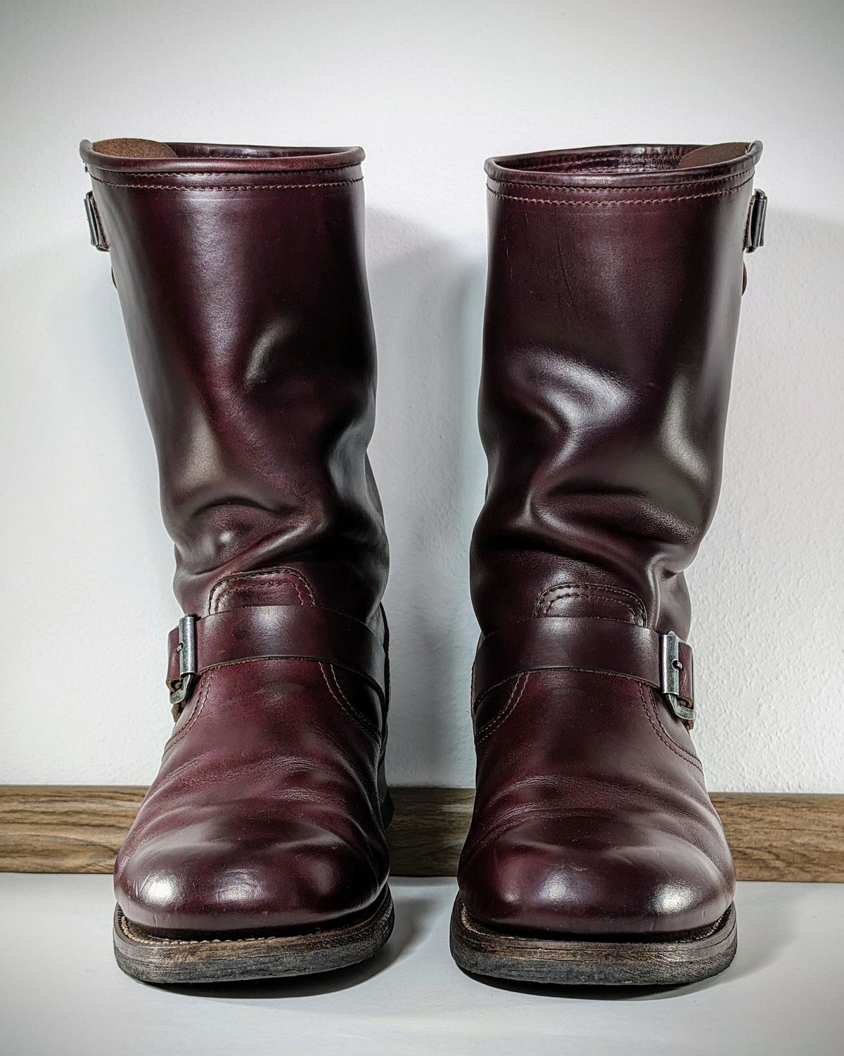 Photo by Rieslingspaschteit on March 2, 2024 of the Sendra Engineer Boot 18345 in Horween Color 8 Chromexcel.
