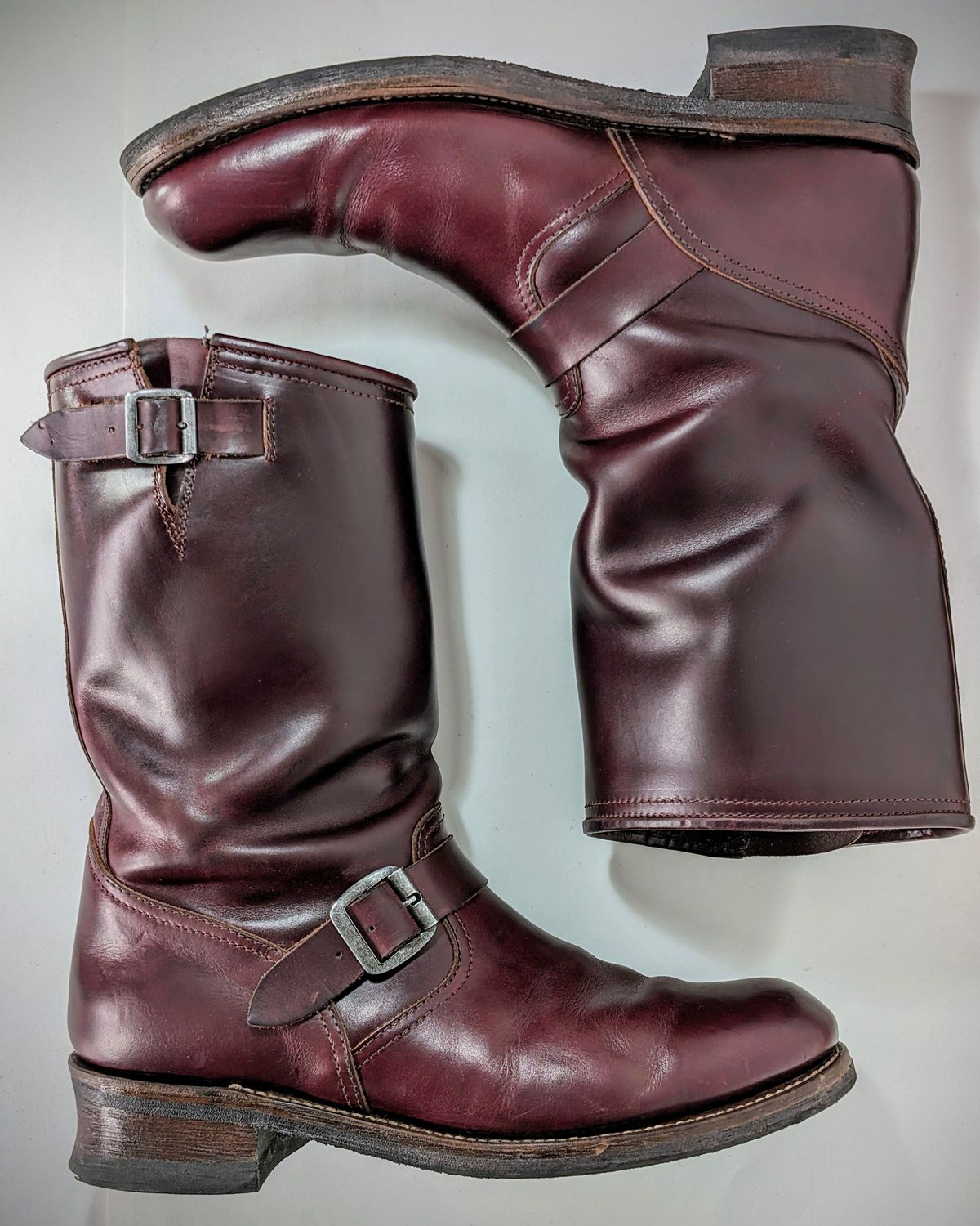 Photo by Rieslingspaschteit on March 2, 2024 of the Sendra Engineer Boot 18345 in Horween Color 8 Chromexcel.