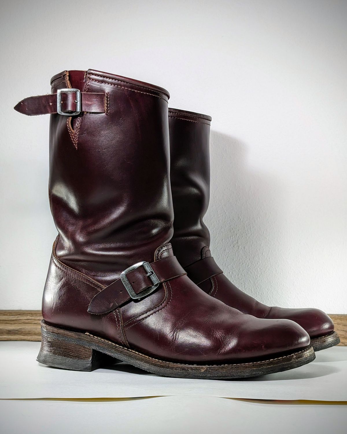 Photo by Rieslingspaschteit on March 2, 2024 of the Sendra Engineer Boot 18345 in Horween Color 8 Chromexcel.