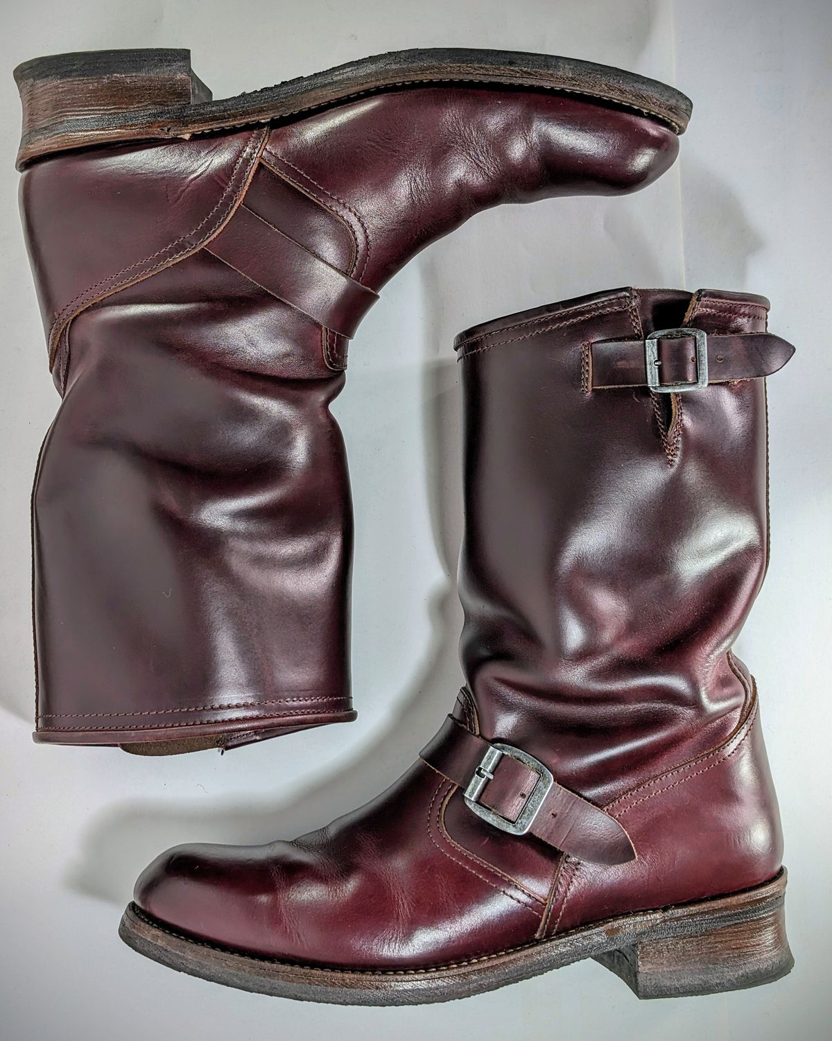 Photo by Rieslingspaschteit on March 2, 2024 of the Sendra Engineer Boot 18345 in Horween Color 8 Chromexcel.