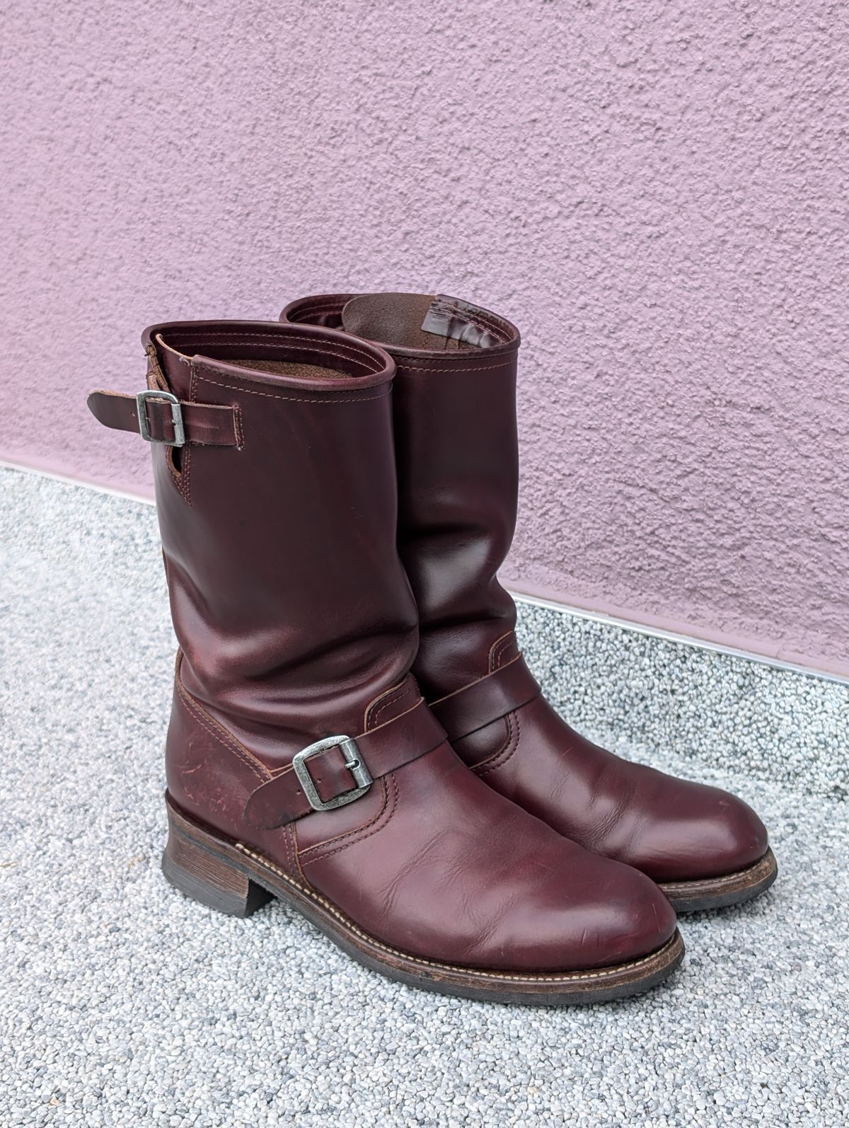 Photo by Rieslingspaschteit on July 6, 2024 of the Sendra Engineer Boot 18345 in Horween Color 8 Chromexcel.