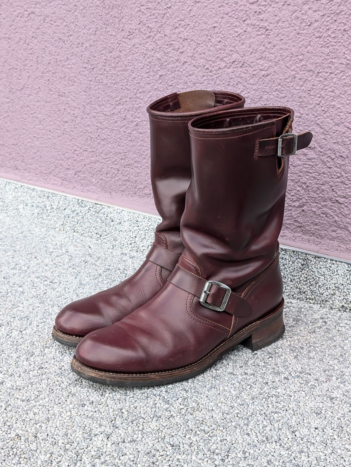 Photo by Rieslingspaschteit on July 6, 2024 of the Sendra Engineer Boot 18345 in Horween Color 8 Chromexcel.