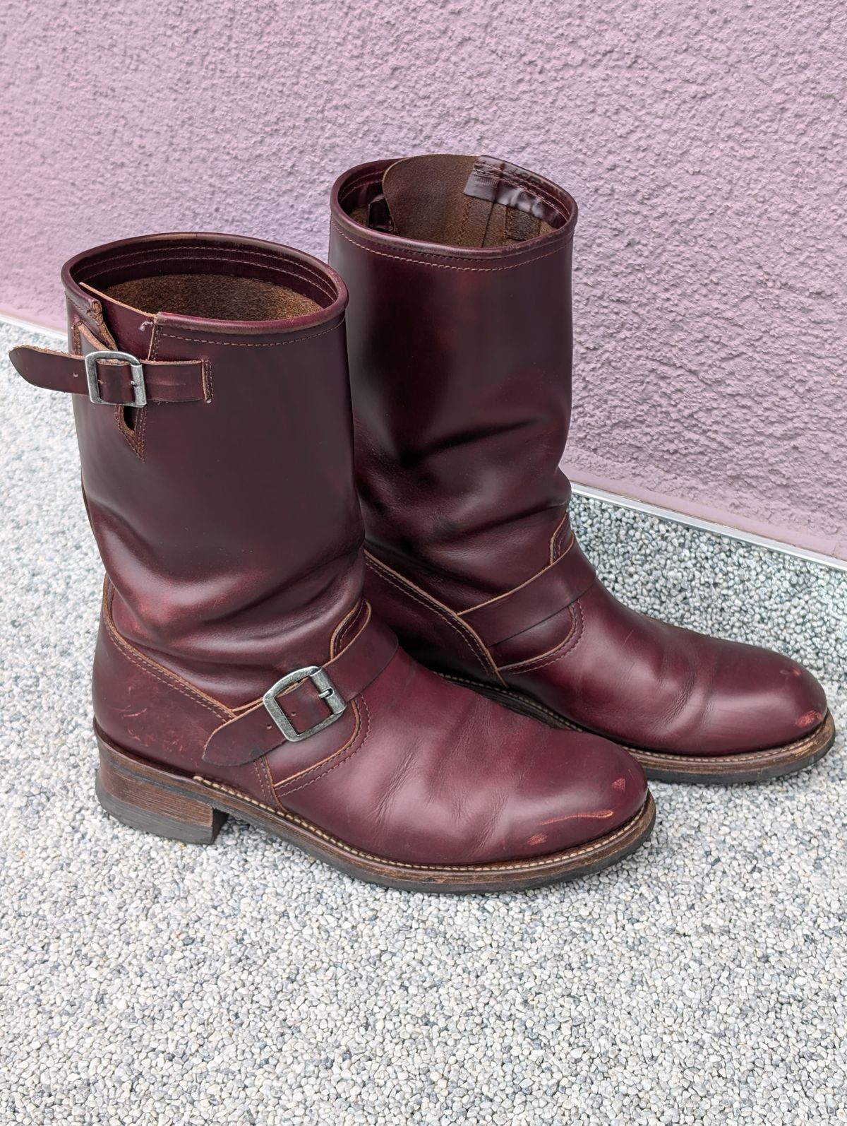 Photo by Rieslingspaschteit on July 6, 2024 of the Sendra Engineer Boot 18345 in Horween Color 8 Chromexcel.