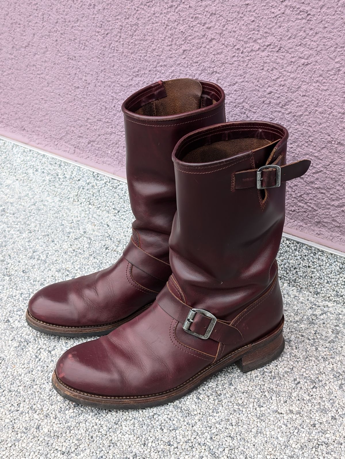 Photo by Rieslingspaschteit on July 6, 2024 of the Sendra Engineer Boot 18345 in Horween Color 8 Chromexcel.