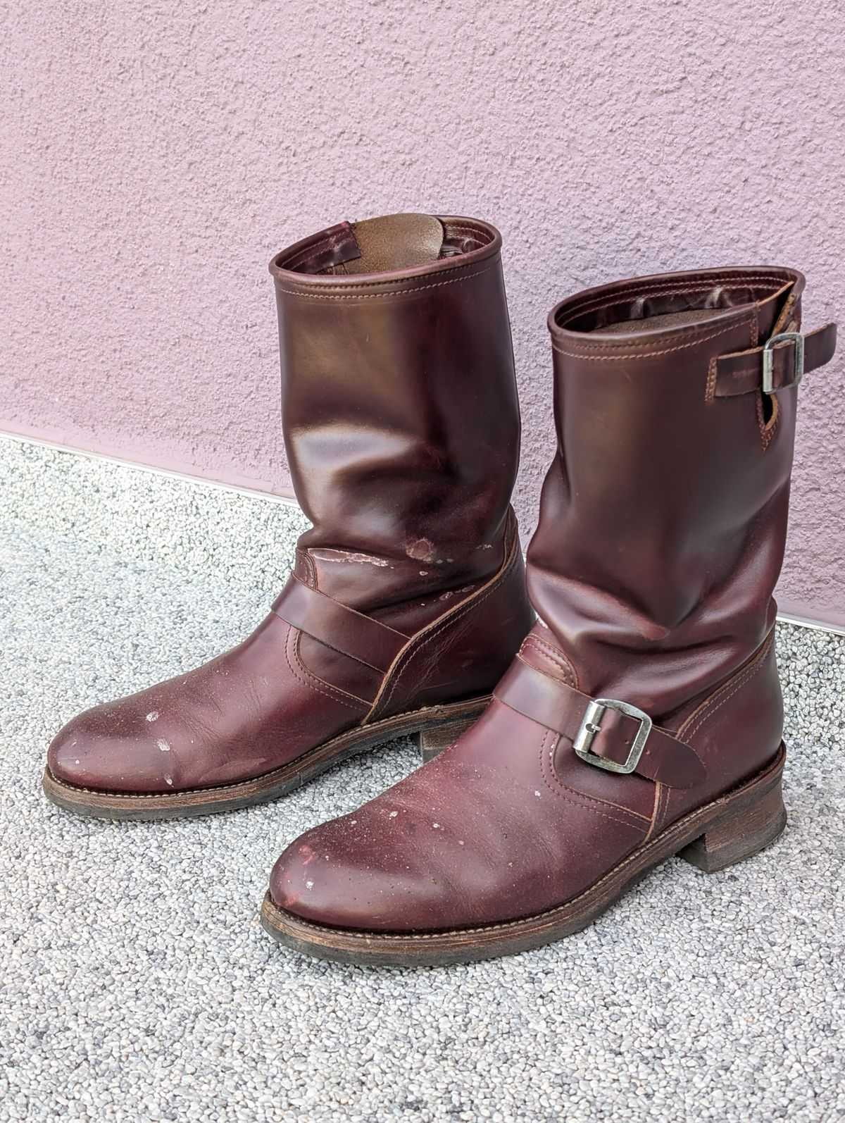 Photo by Rieslingspaschteit on July 7, 2024 of the Sendra Engineer Boot 18345 in Horween Color 8 Chromexcel.